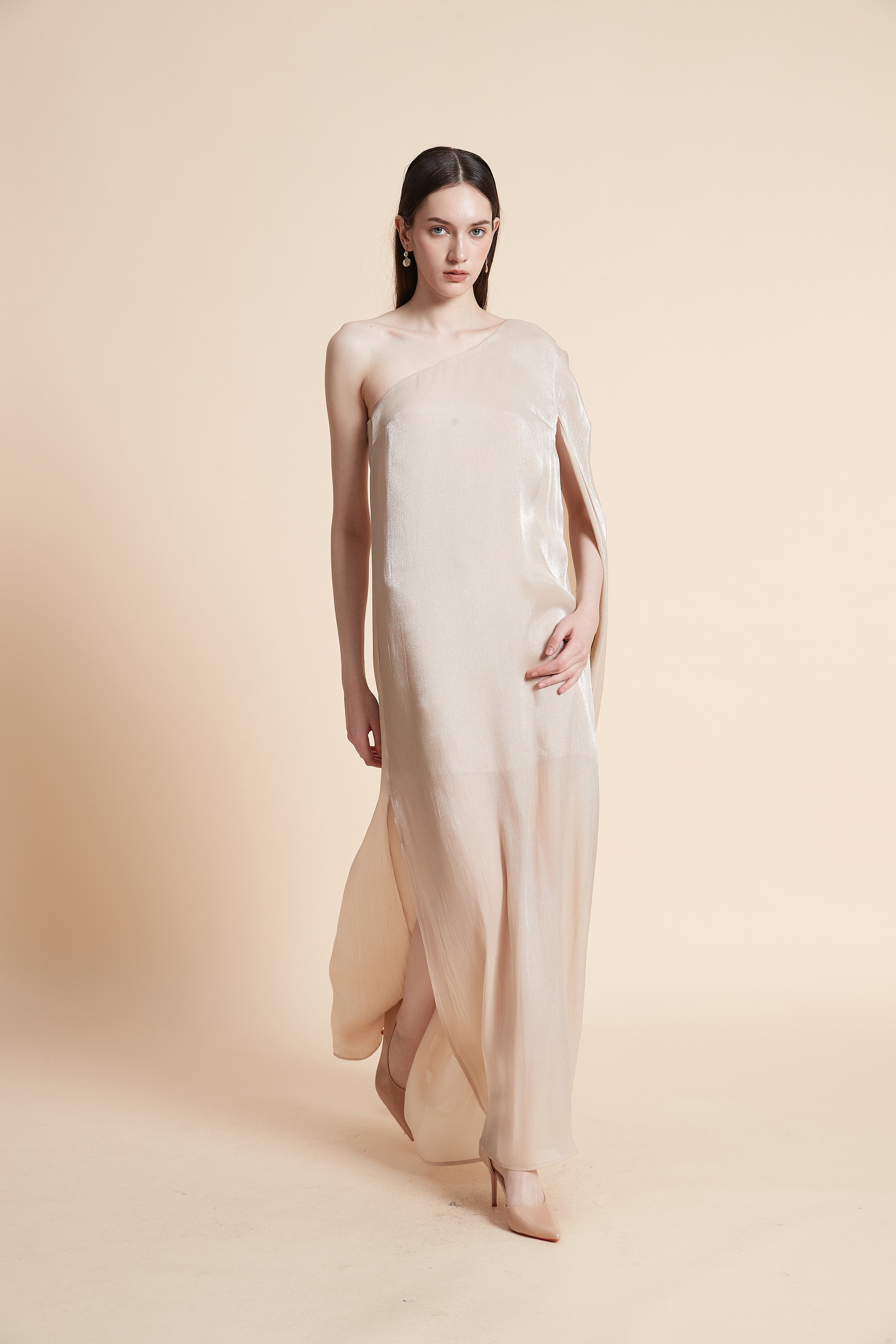 فستان ماكسي سادة بدون أكمام