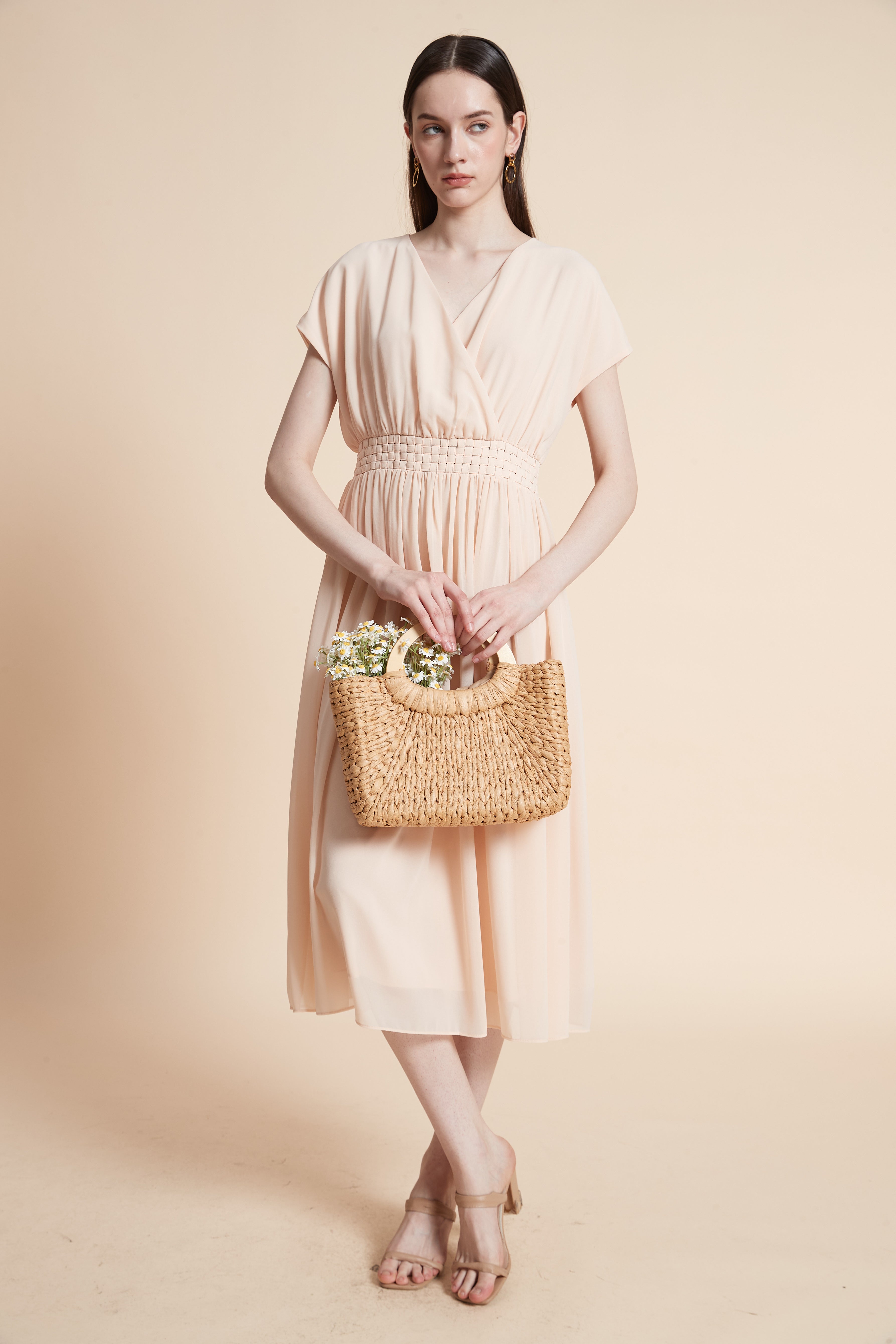 فستان ميدي سادة بأكمام قصيرة