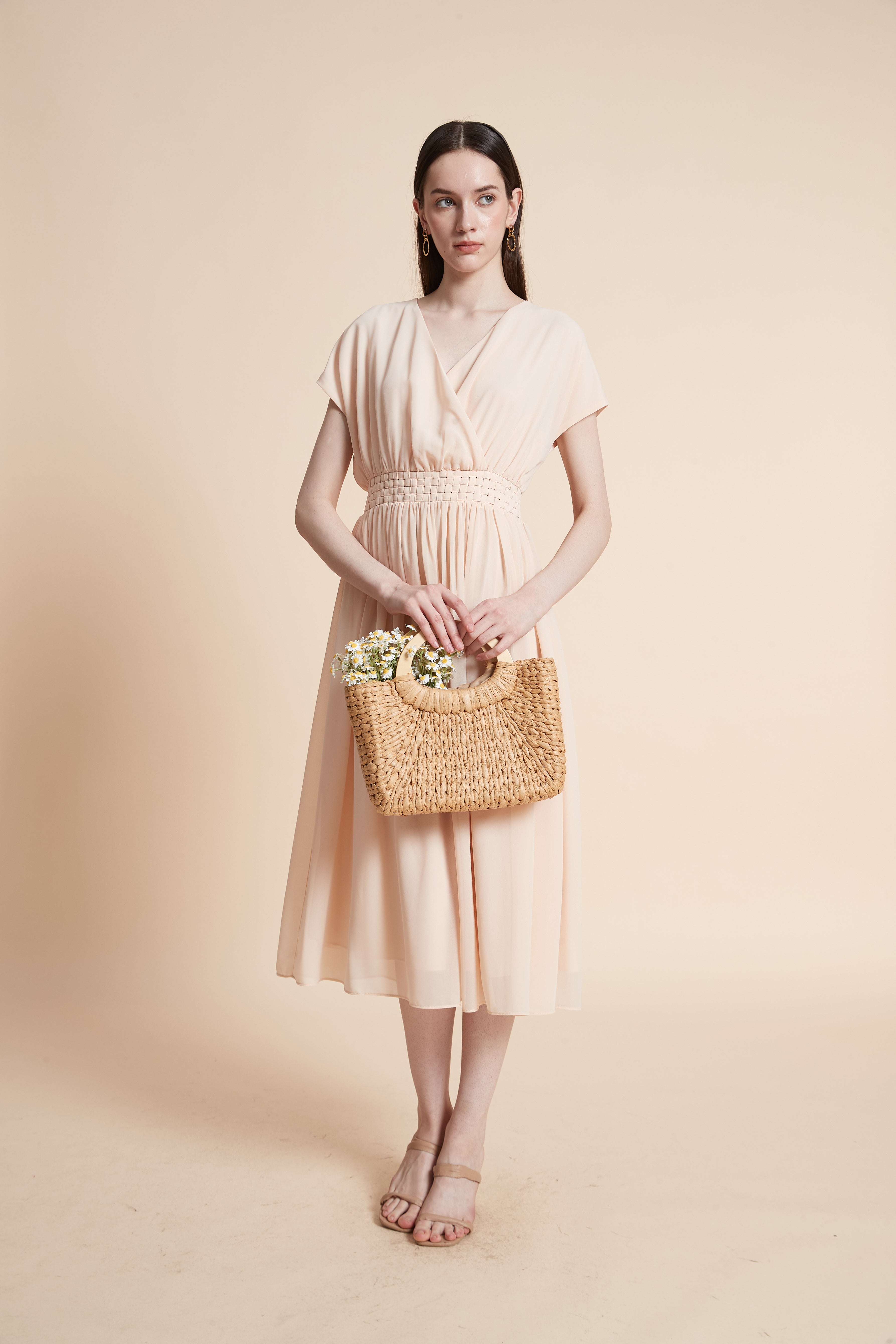 فستان ميدي سادة بأكمام قصيرة