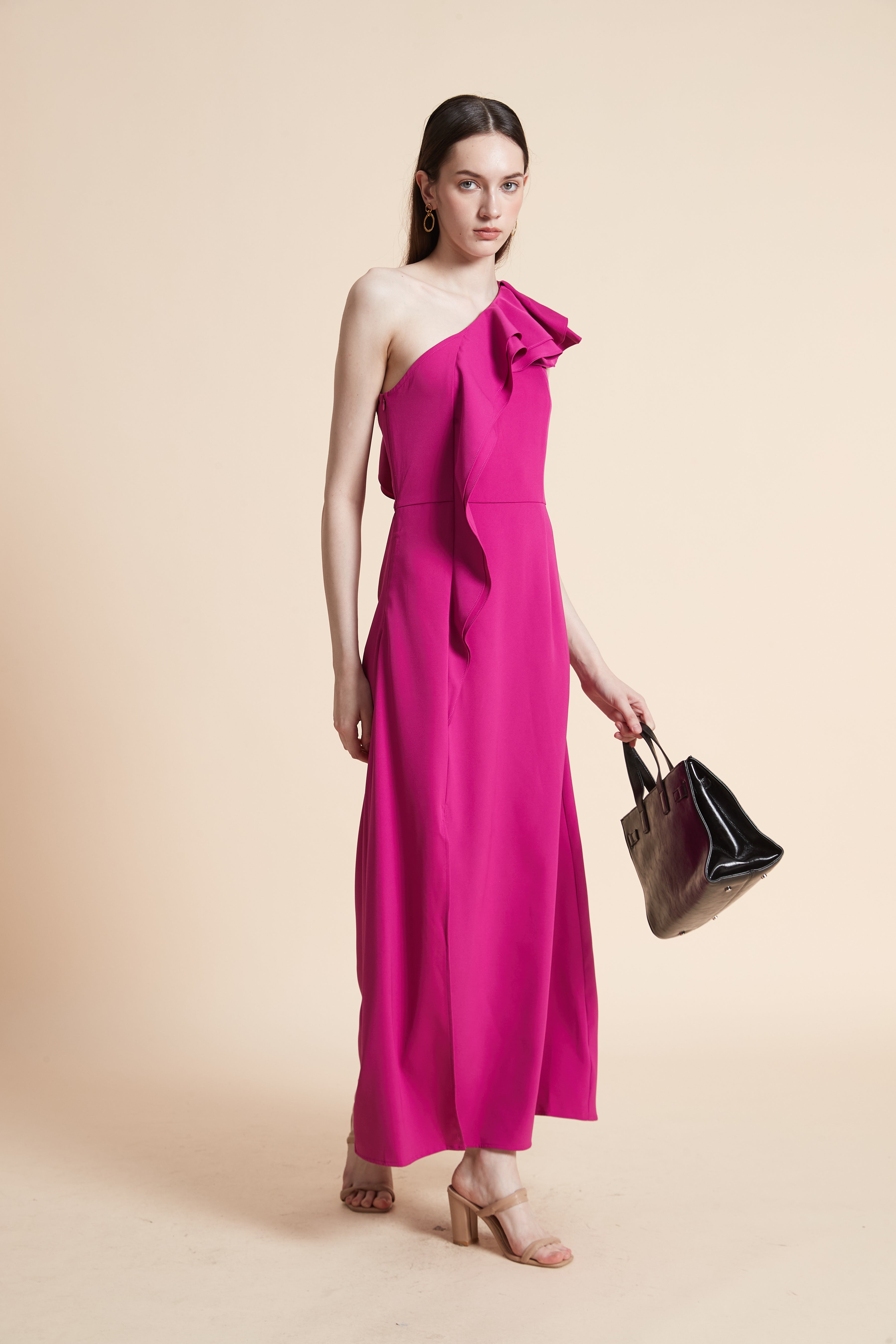 فستان ماكسي كتف مكشوف بكشكشة