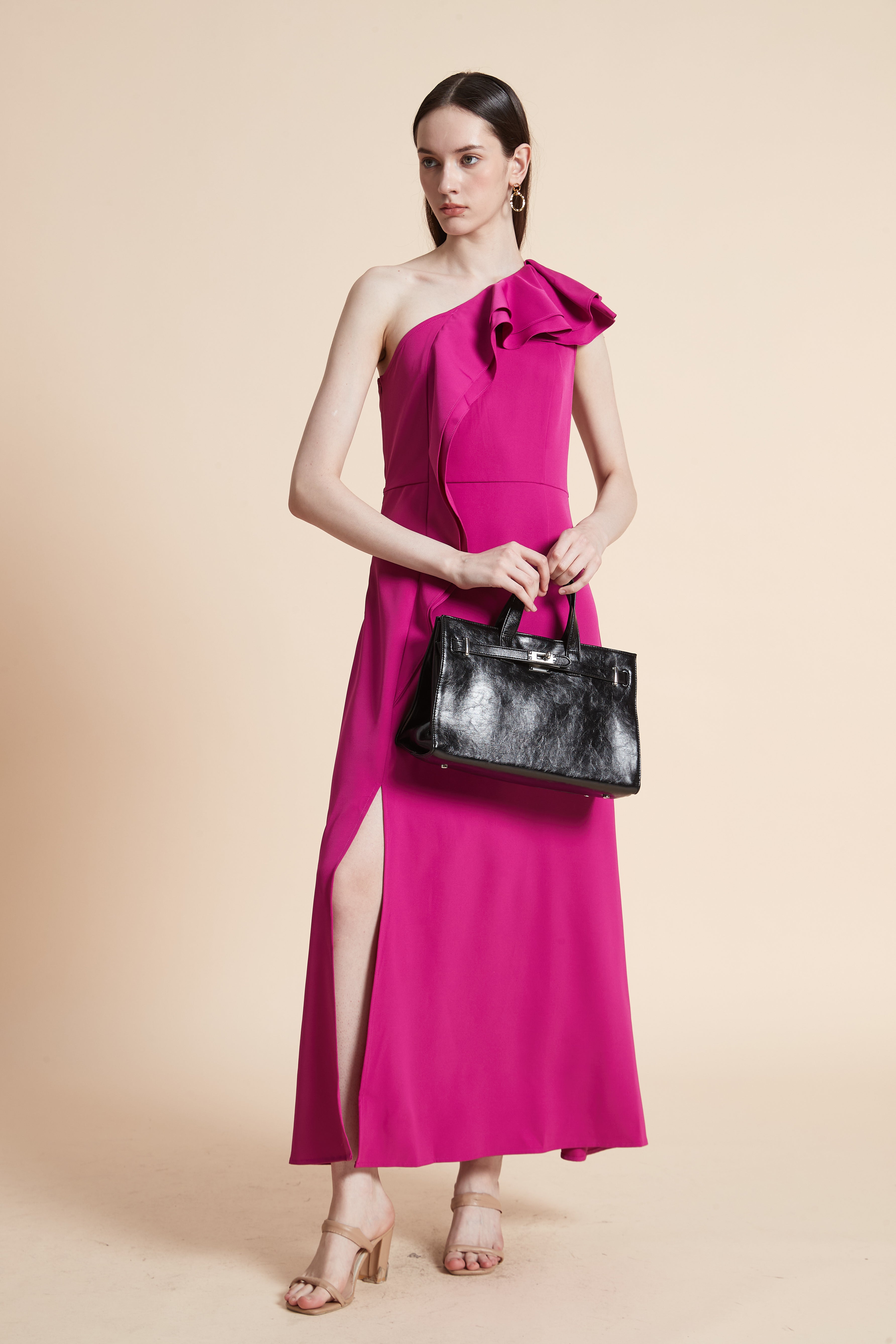 فستان ماكسي كتف مكشوف بكشكشة