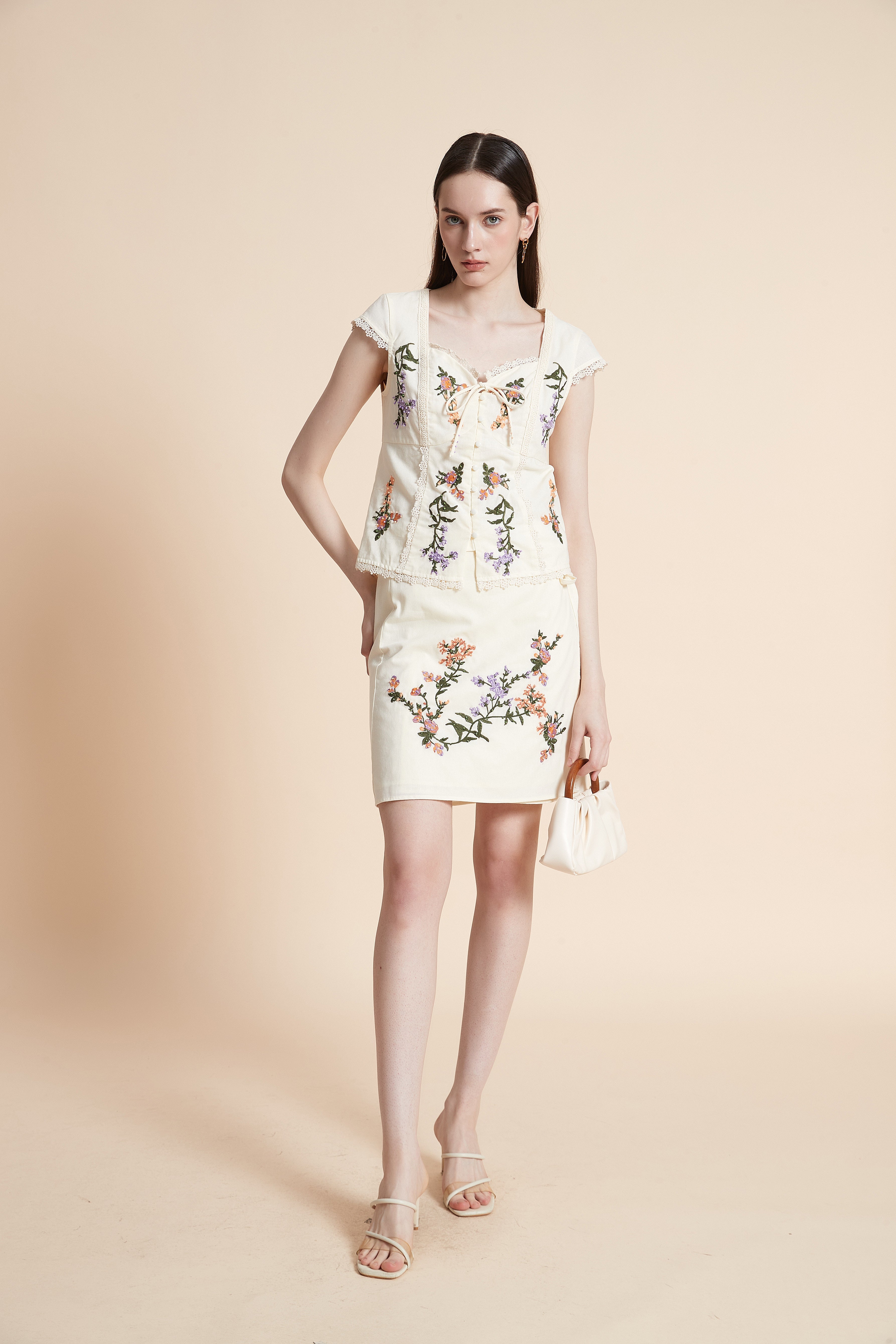 Embroidered Sleeveless Blouse