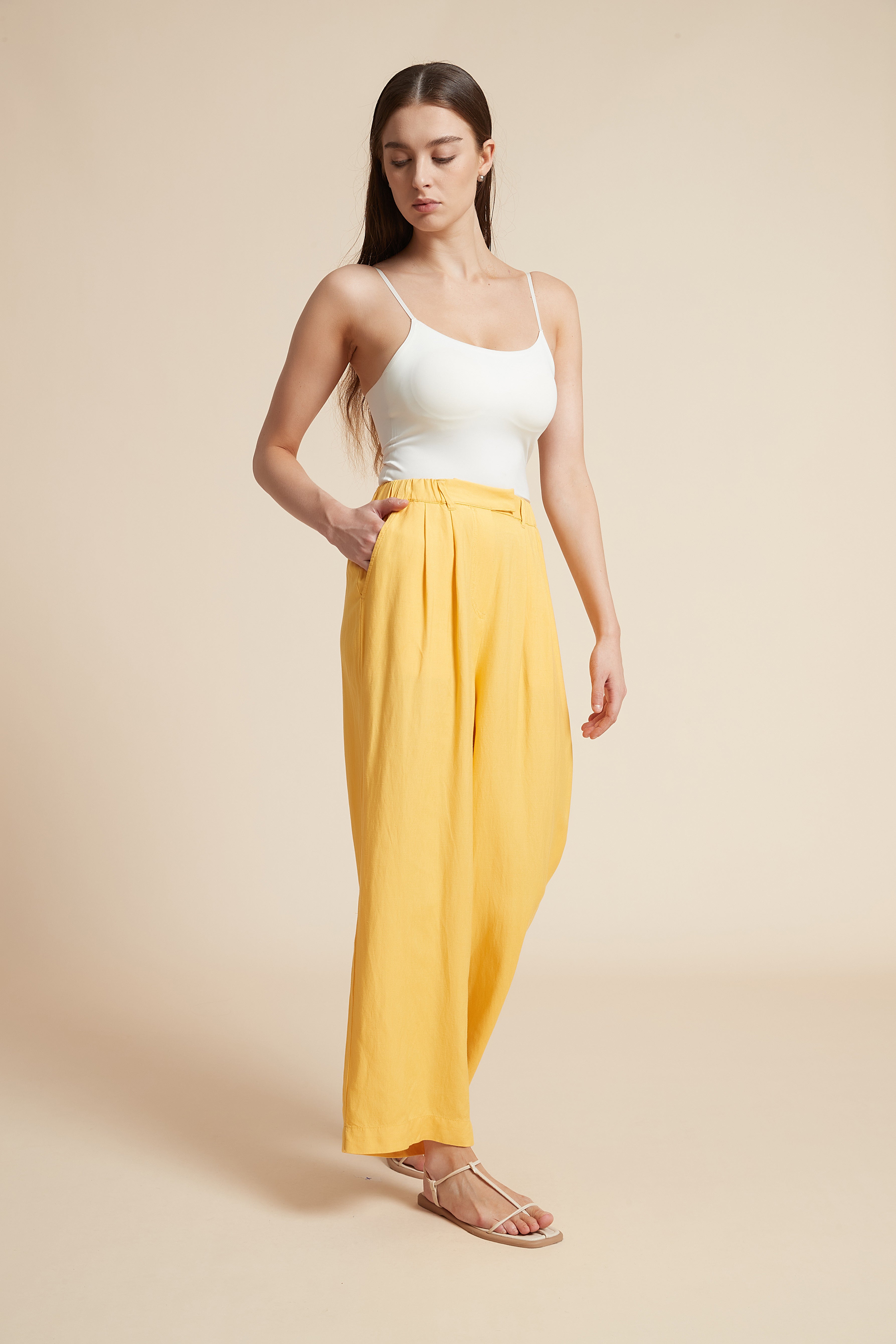 Wide-Leg Solid Color Trousers