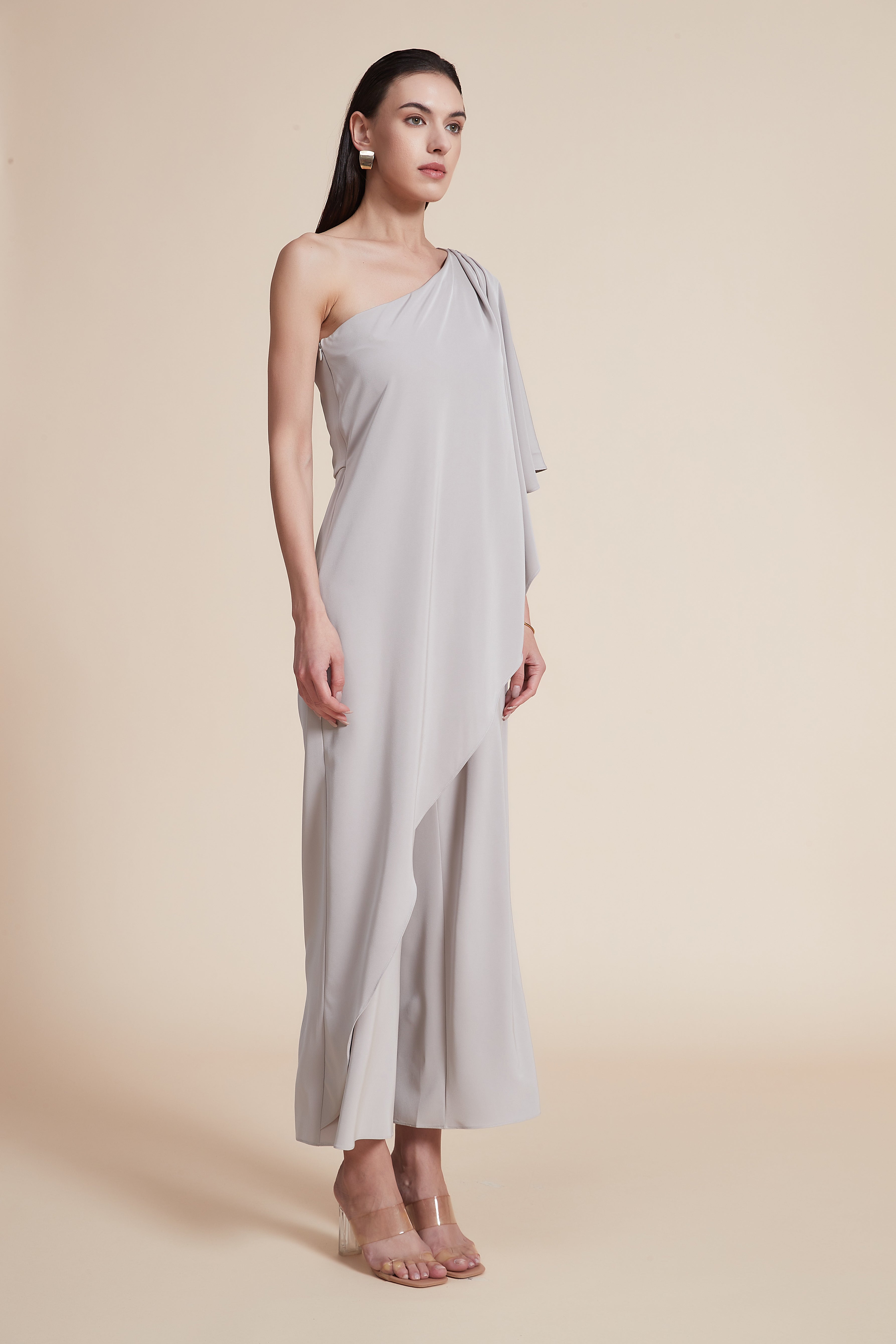 جمبسوت طويل سادة بكتف واحد