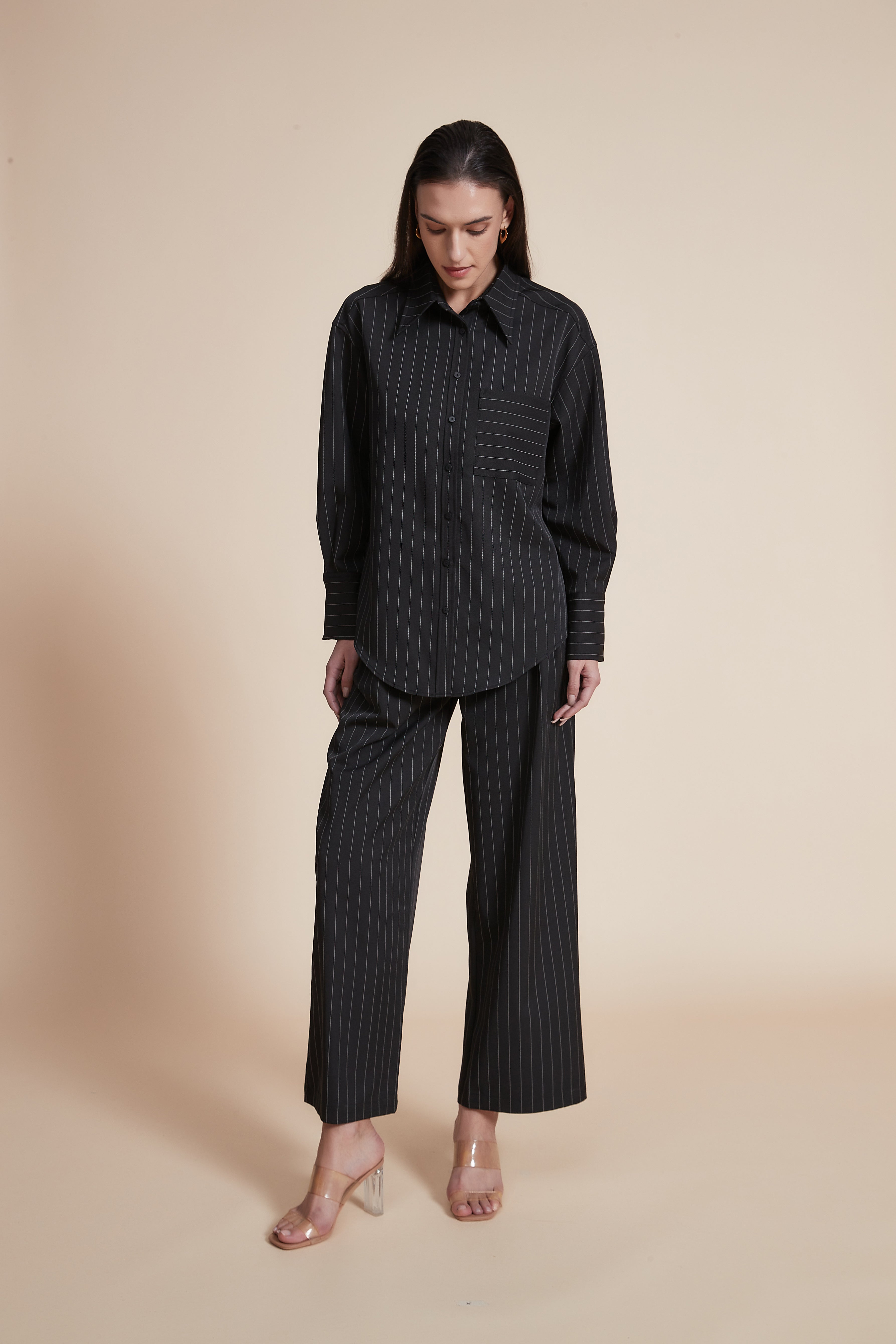 بلوزة بتصميم قميص بكم طويل