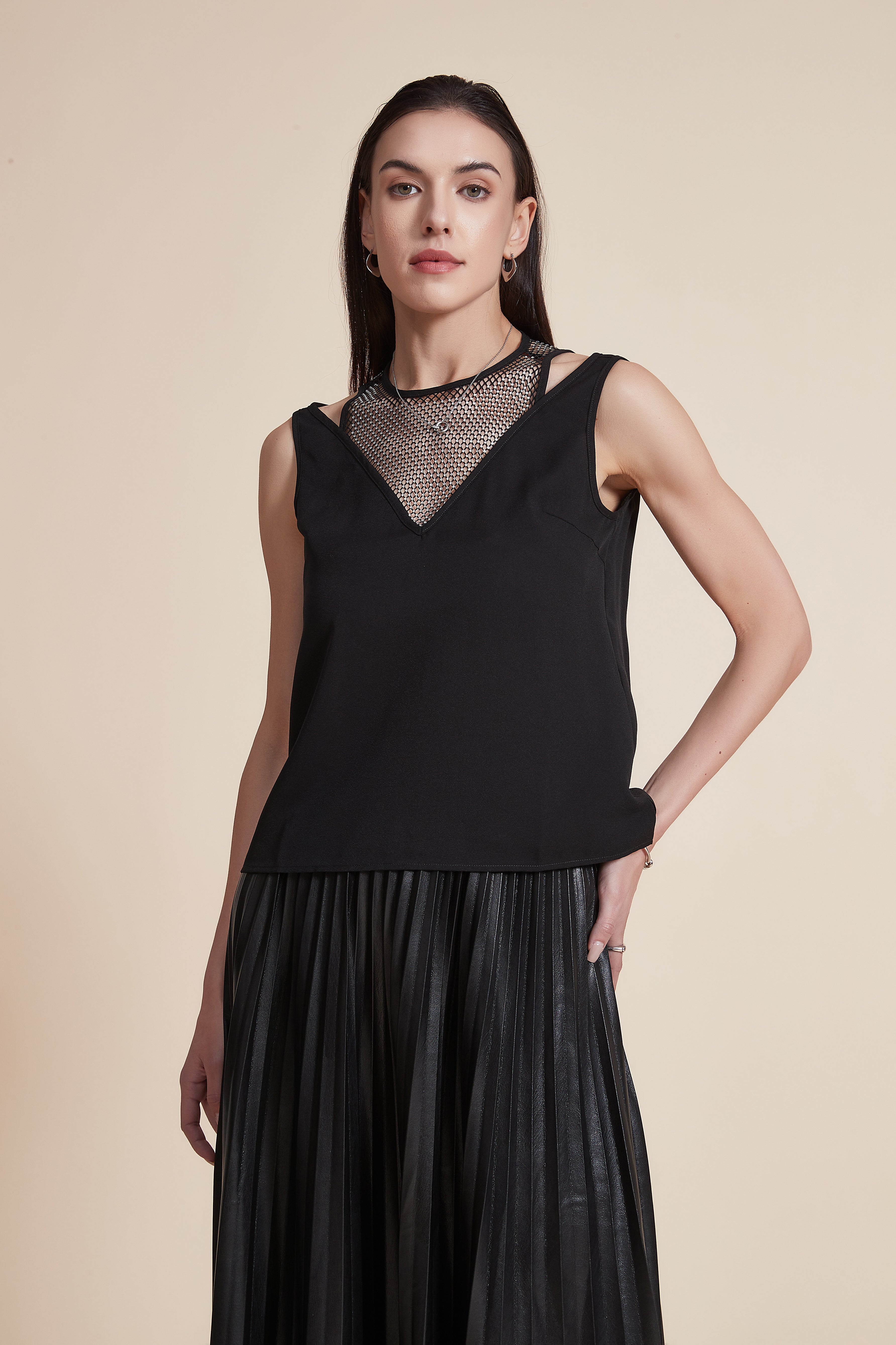 Sleeveless Cropped Plain Blouse