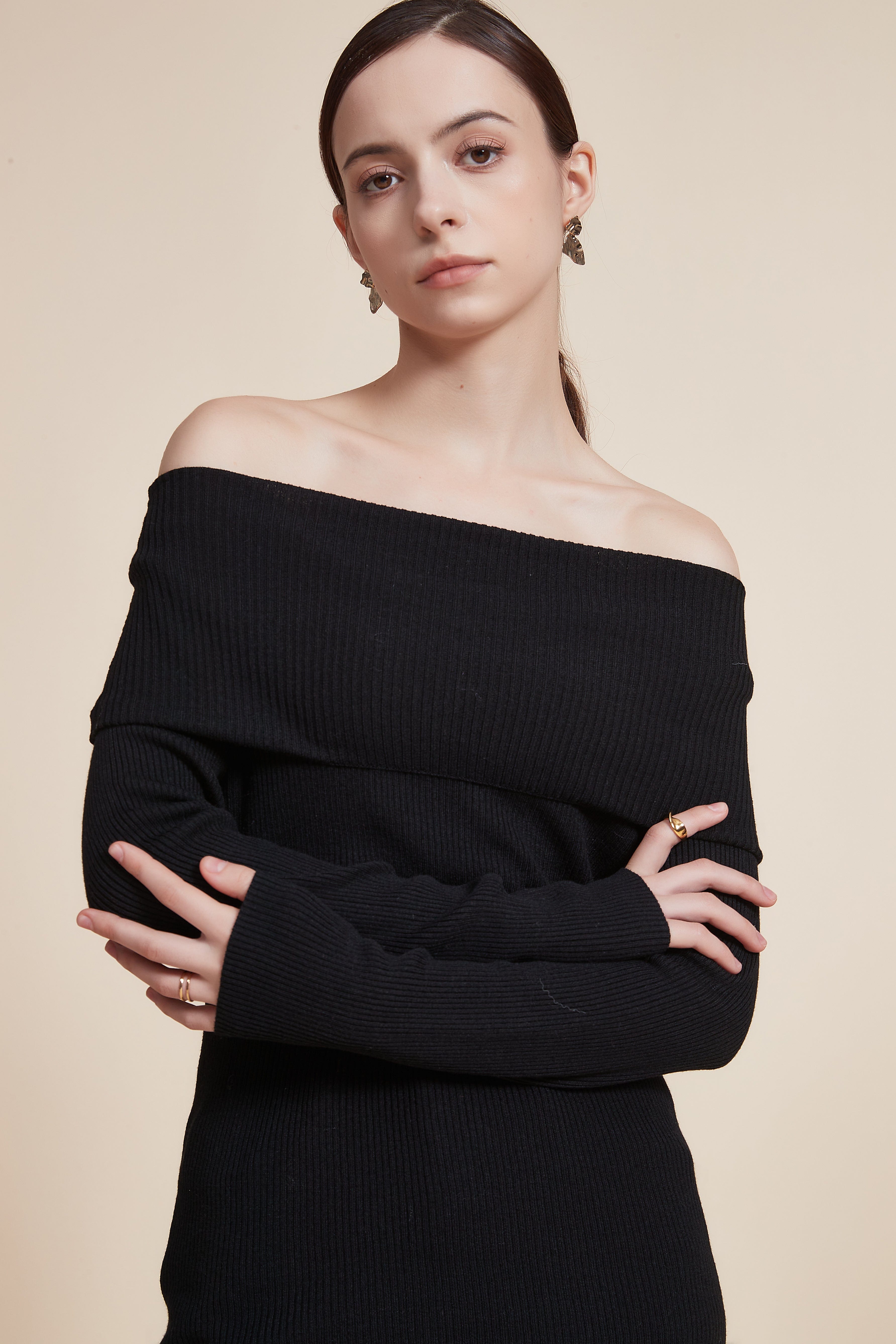 Long Sleeve Off-Shoulder Ribbed Top
