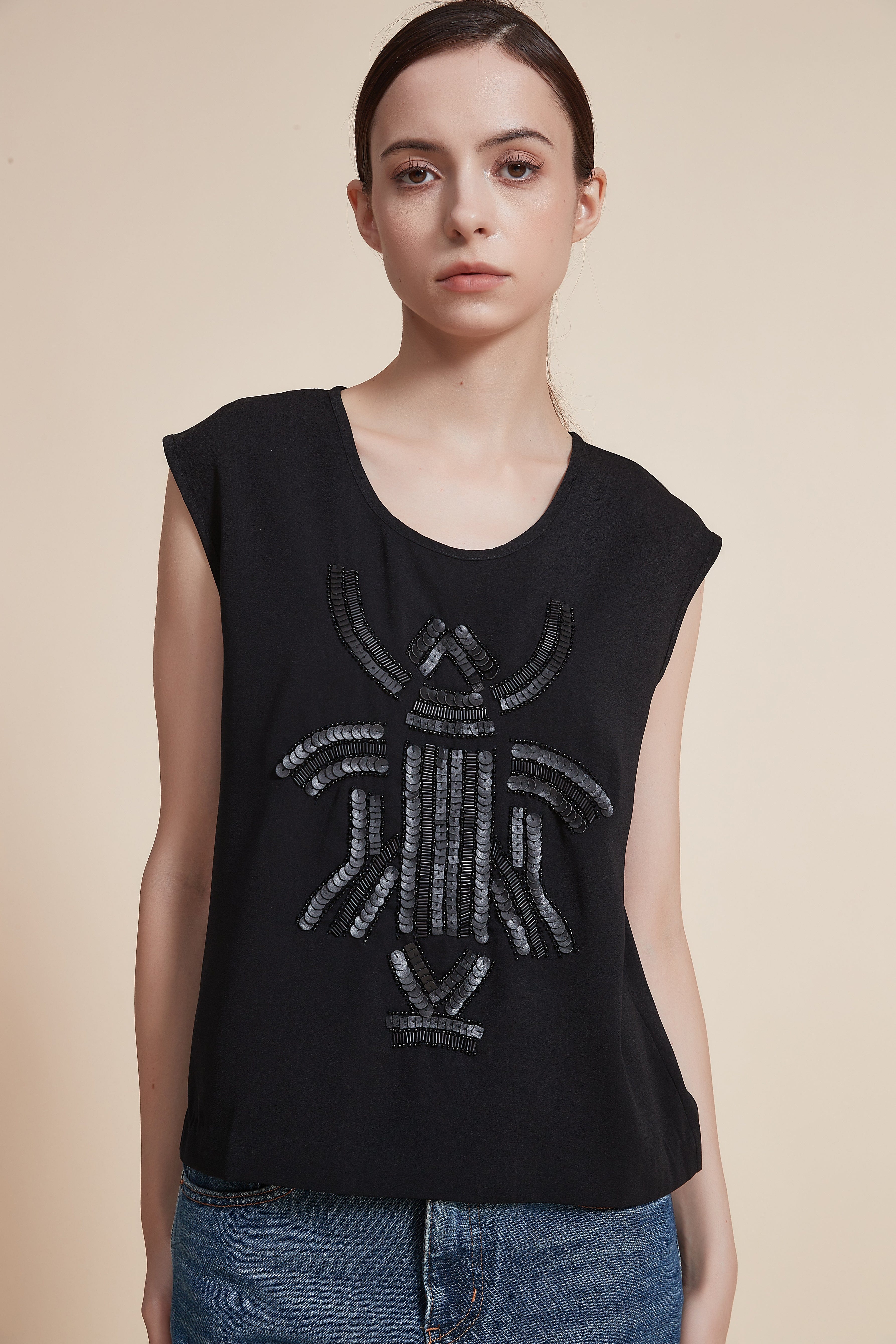 Sleeveless Cropped Blouse with Round Neck