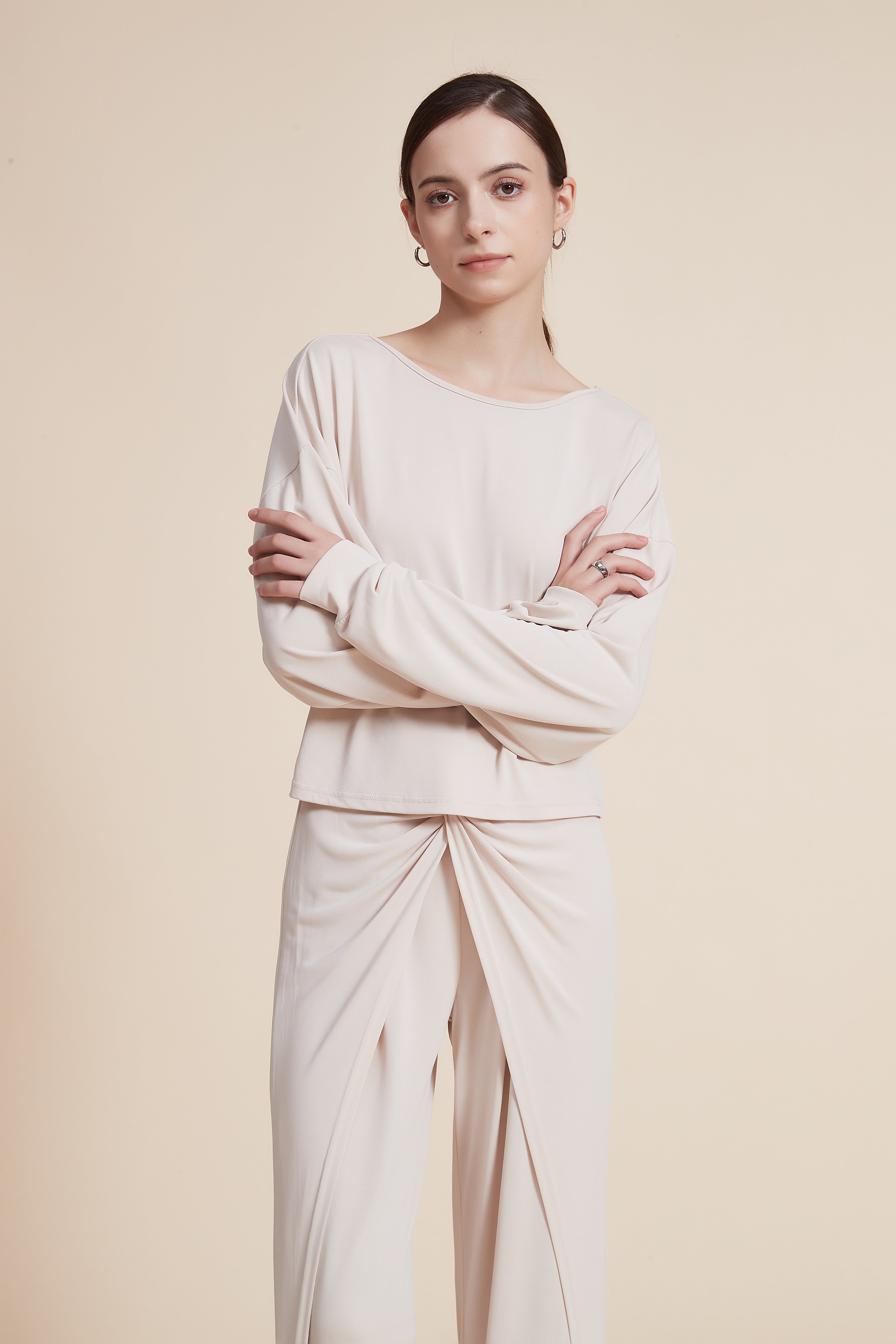 Loose-Fit Plain Top with Round Neck