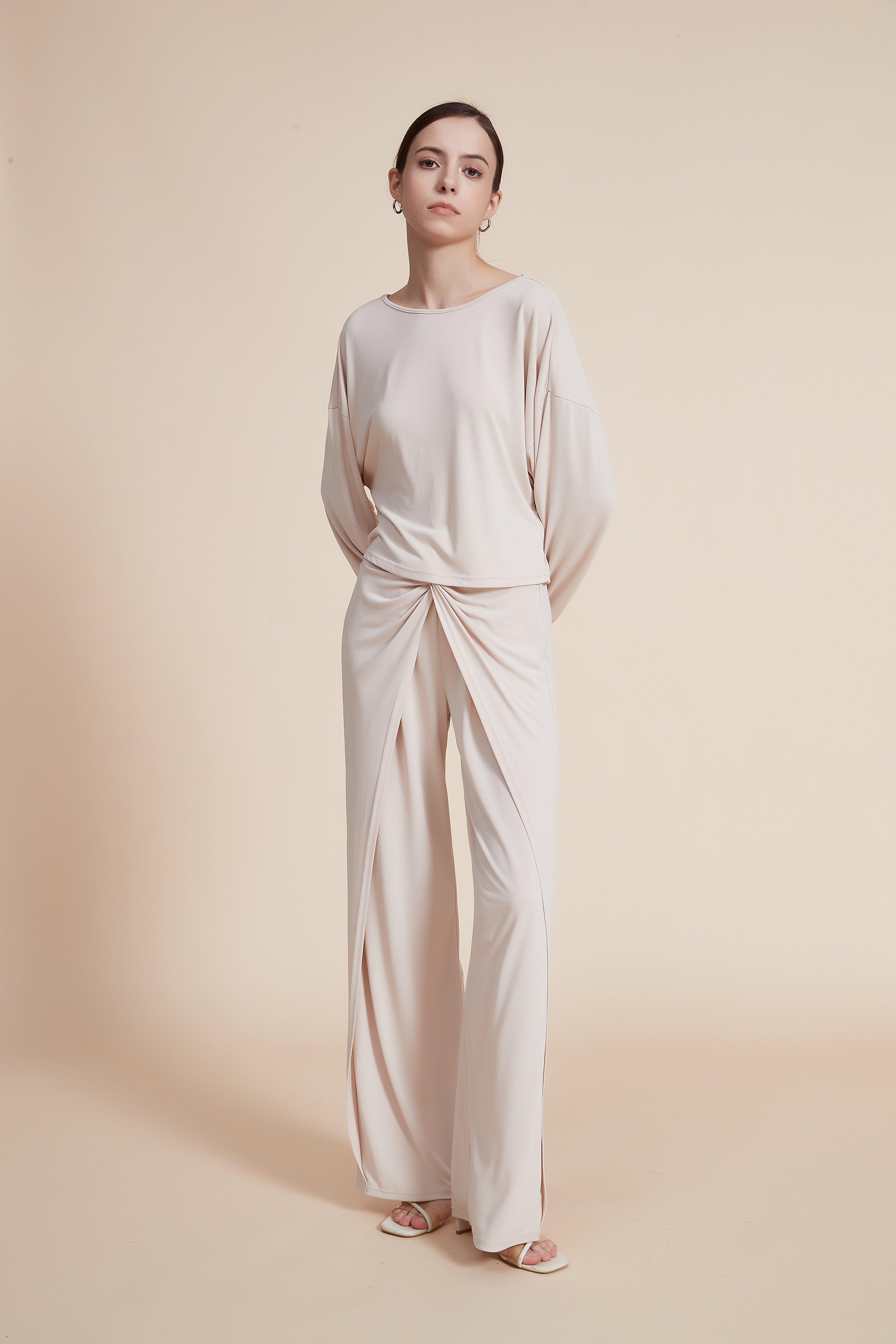 Loose-Fit Plain Top with Round Neck