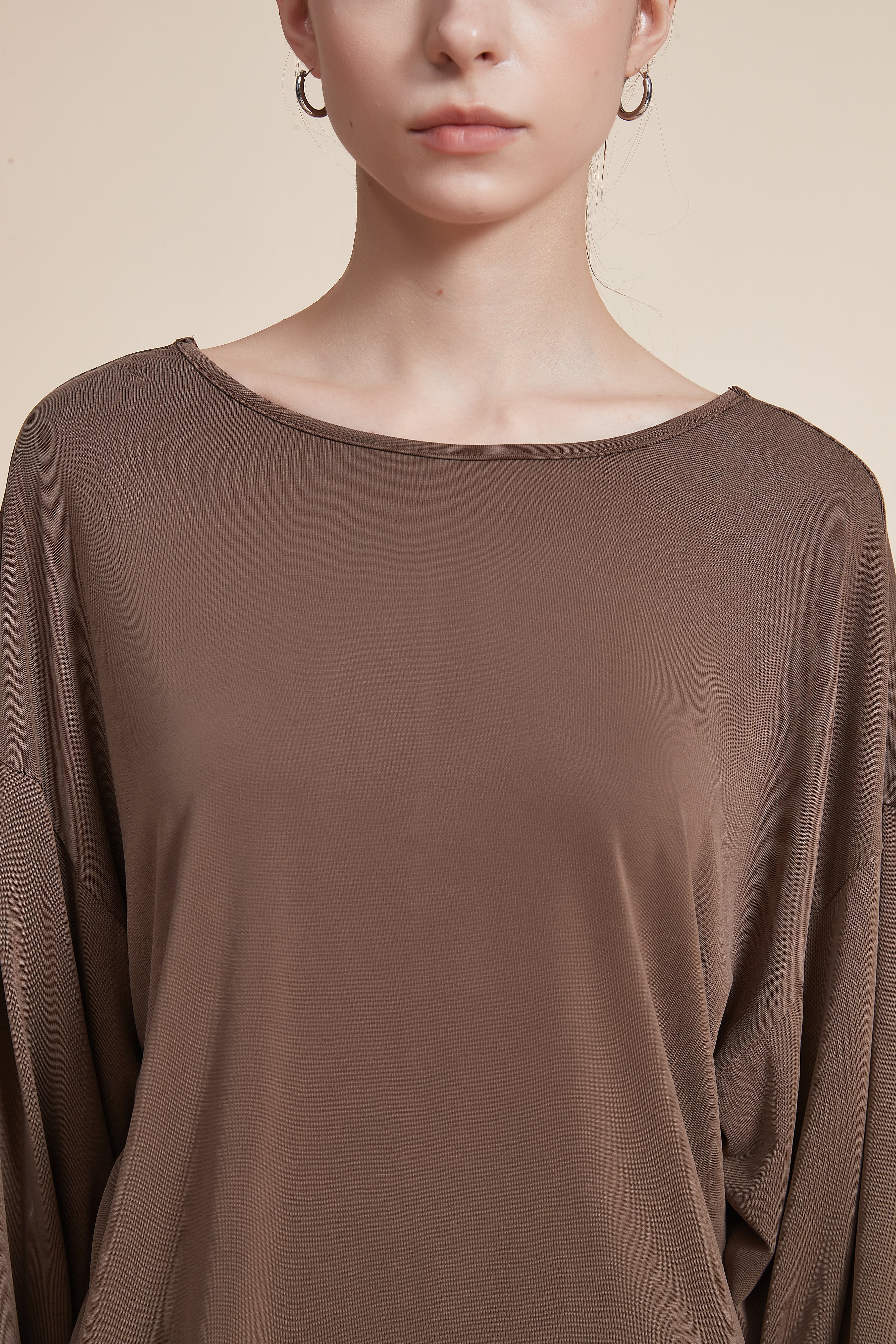 Loose-Fit Plain Top with Round Neck
