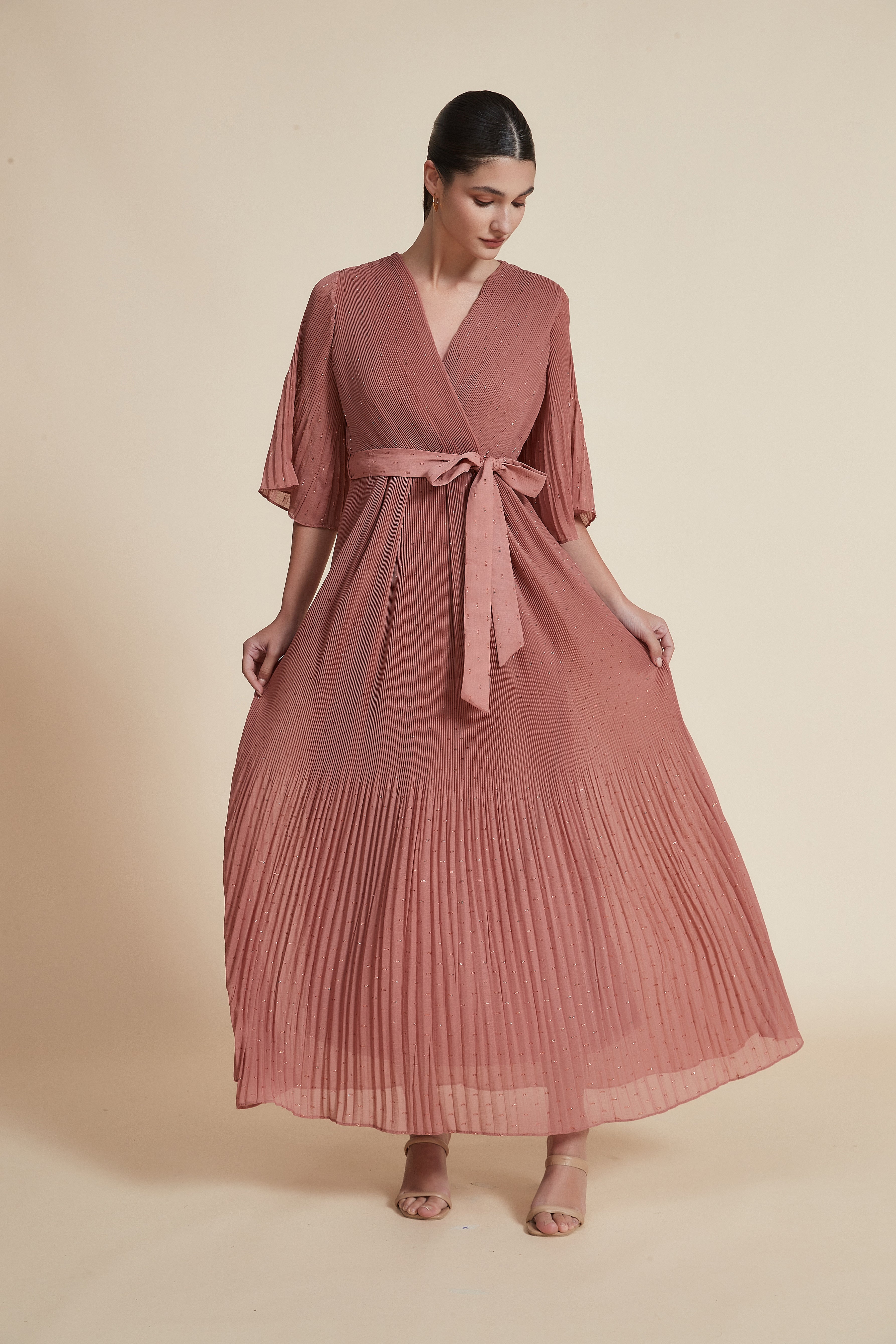 Long Dress with Short Wide Sleeves