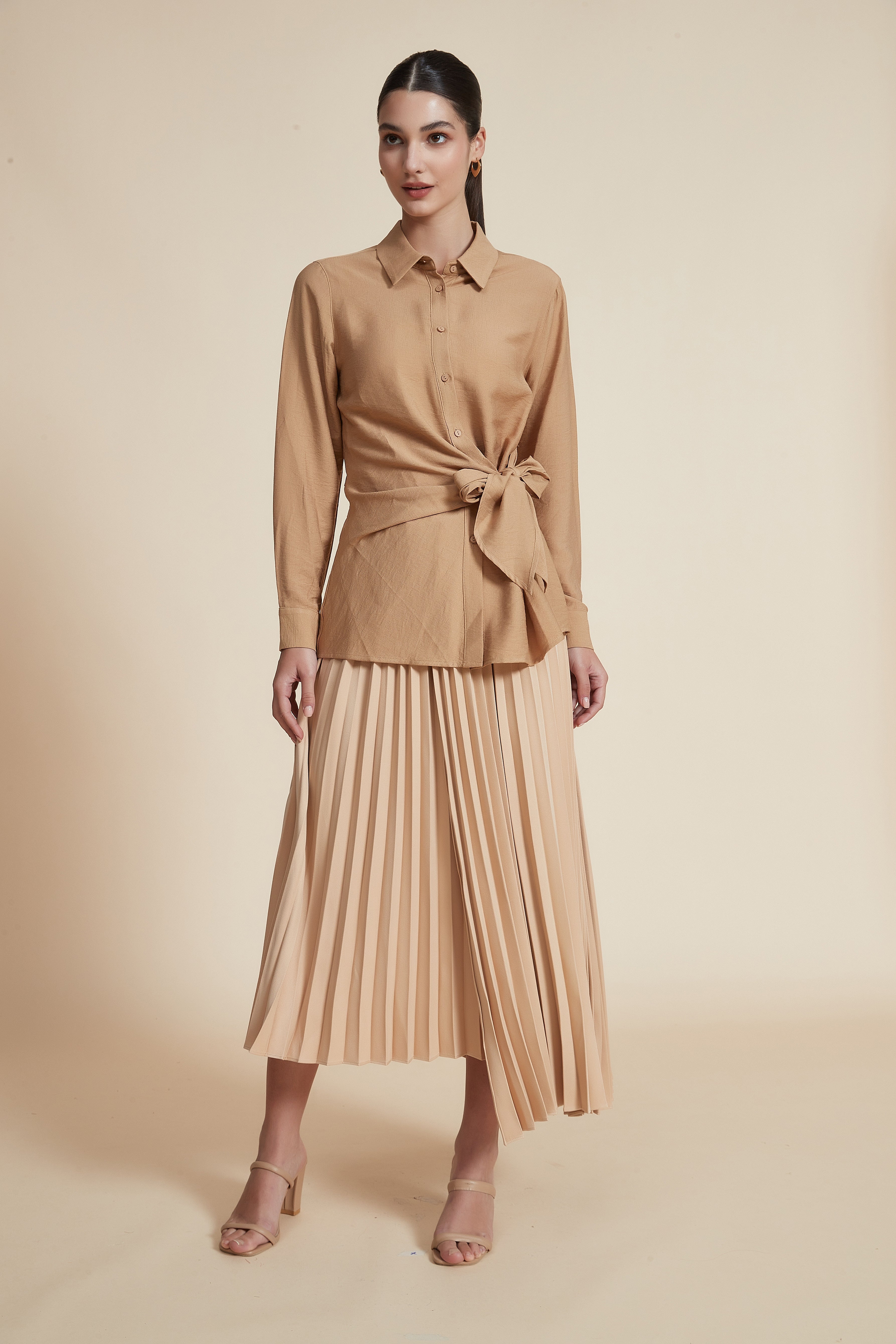 Long Sleeve Blouse with Button Collar and Bow at the Waist