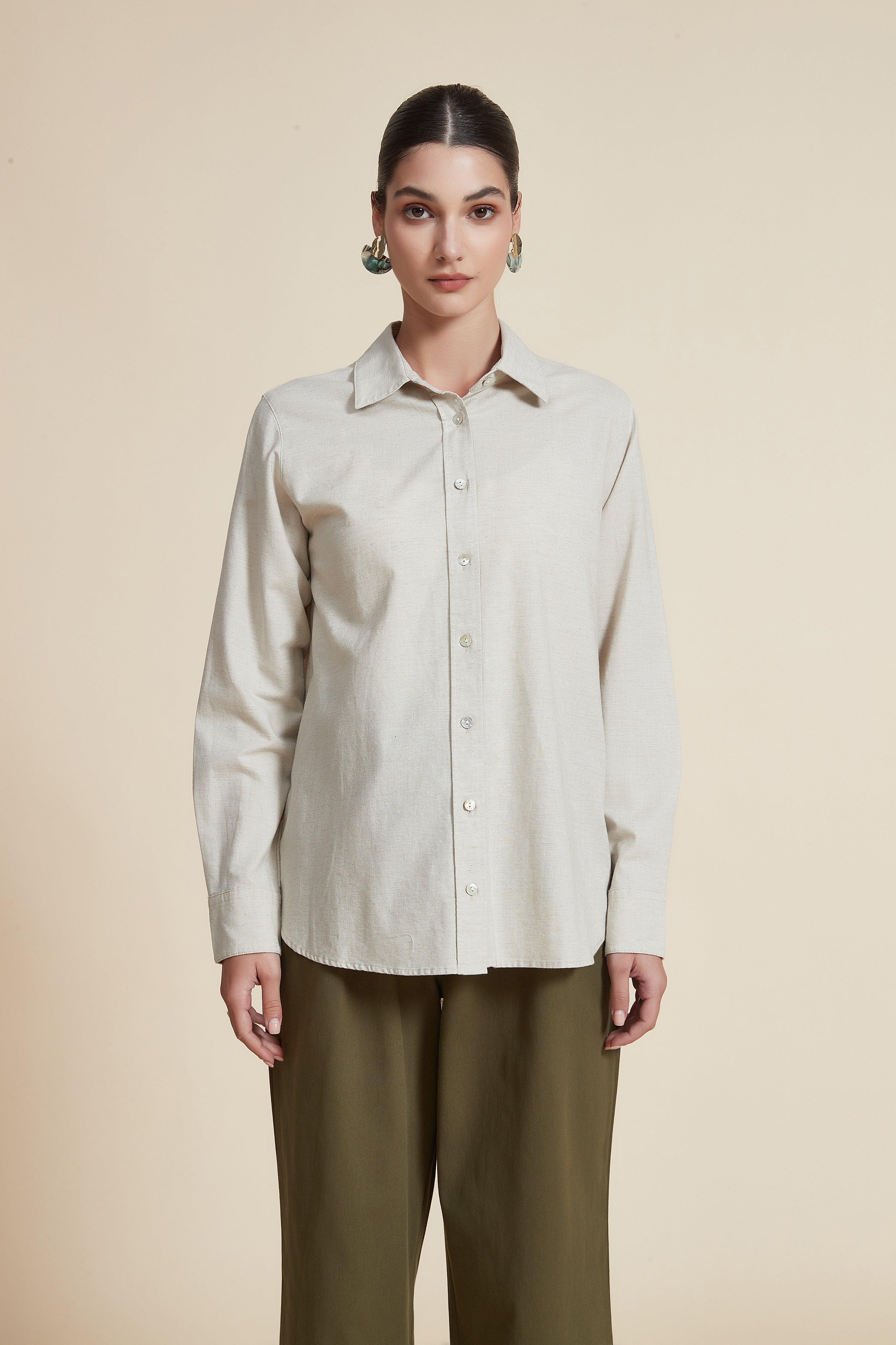 Shirt-style blouse with long sleeves