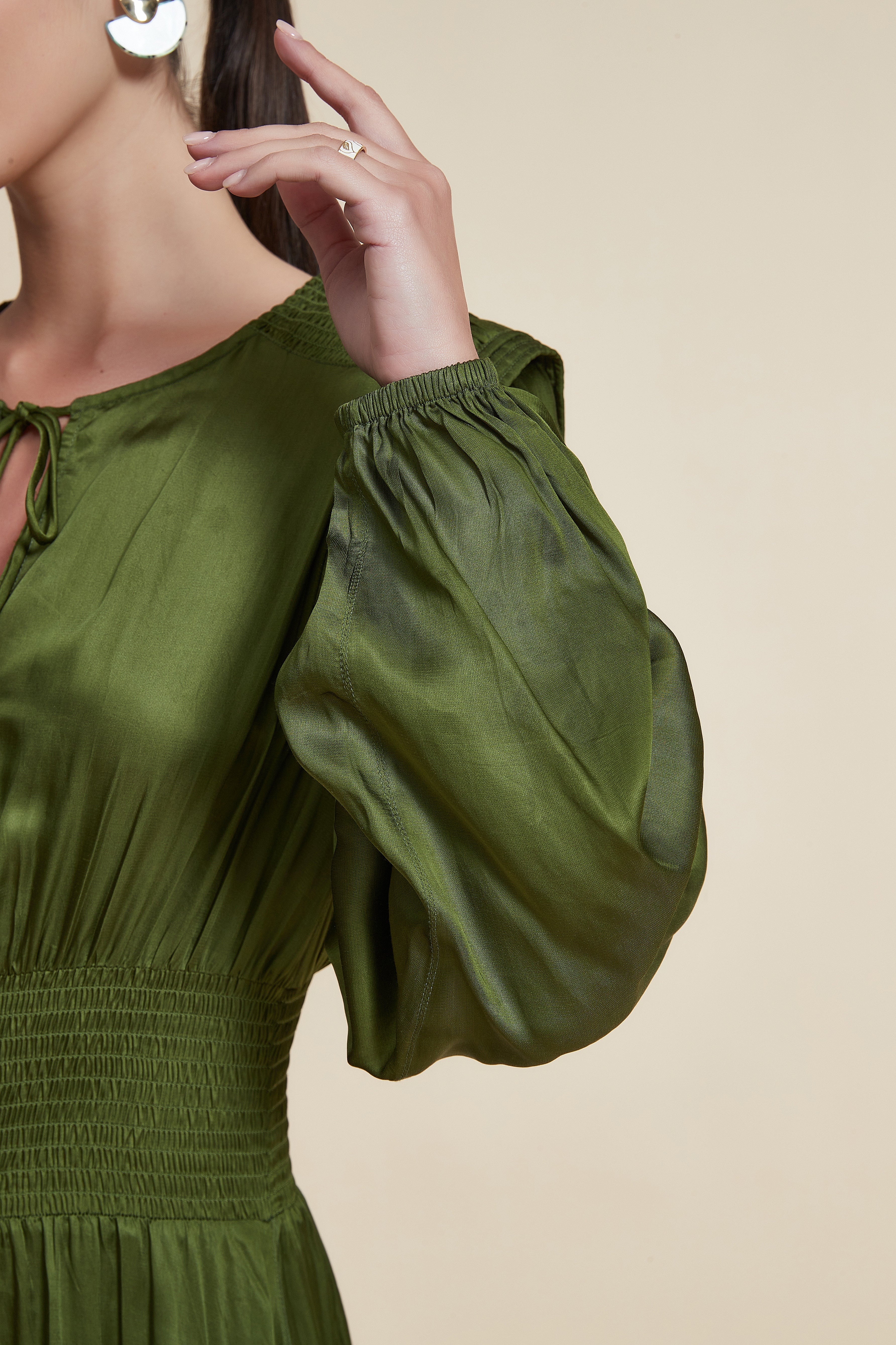 Long Dress with Long Sleeves and Round Neckline