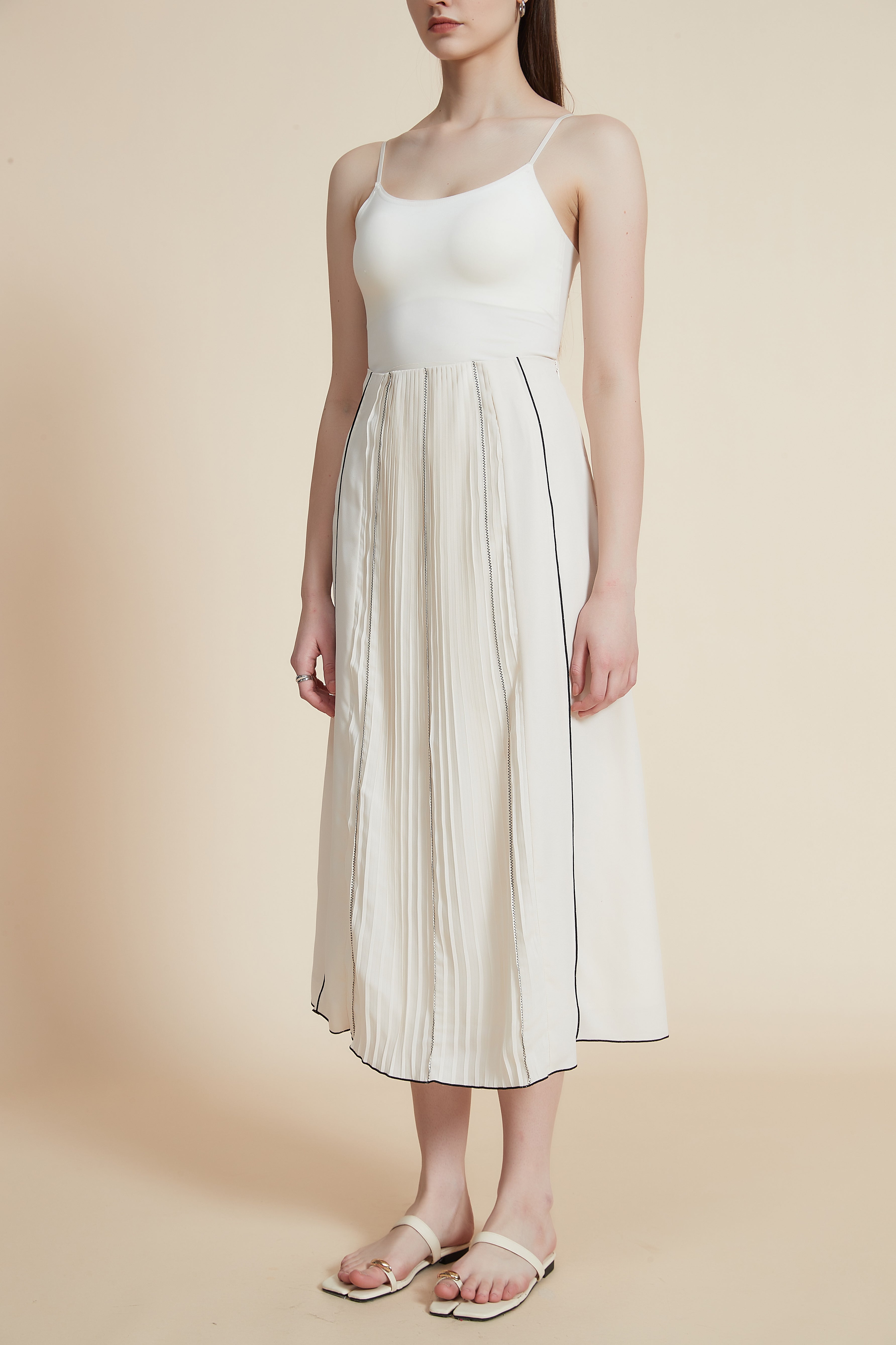 تنورة ميدي مخططة بالطول خطوط متباعدة