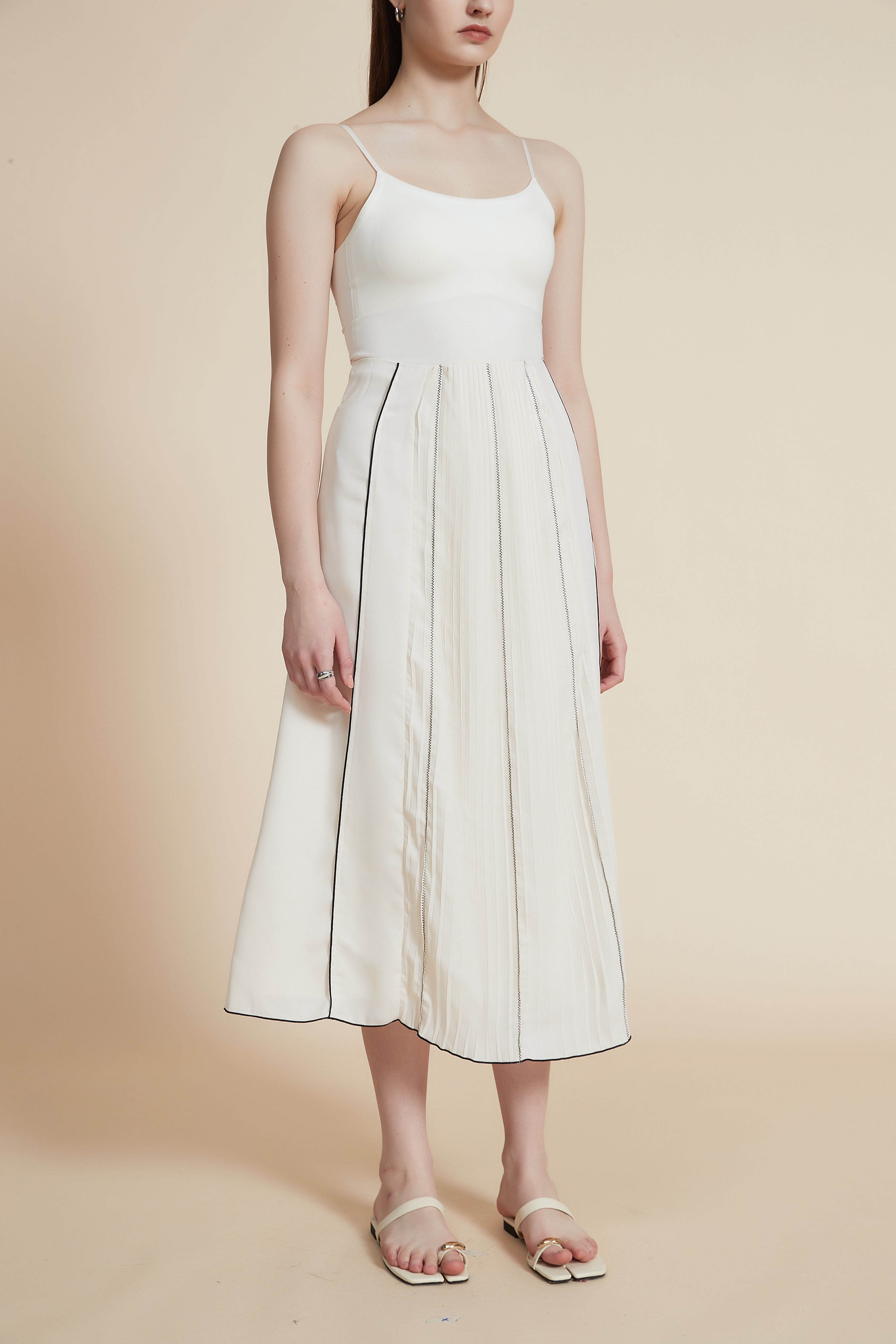 تنورة ميدي مخططة بالطول خطوط متباعدة