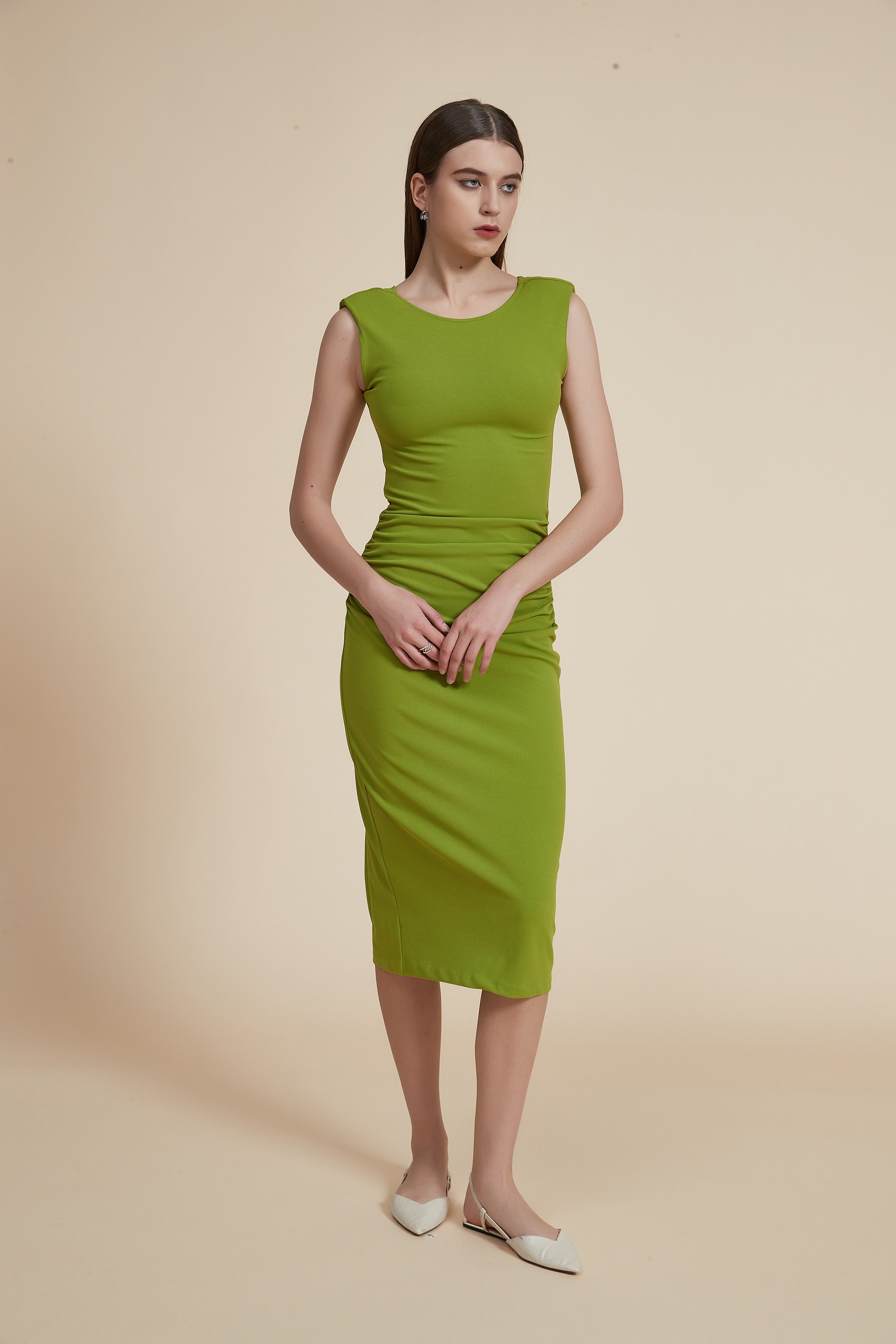 Plain Midi Dress Without Sleeves and Round Neck