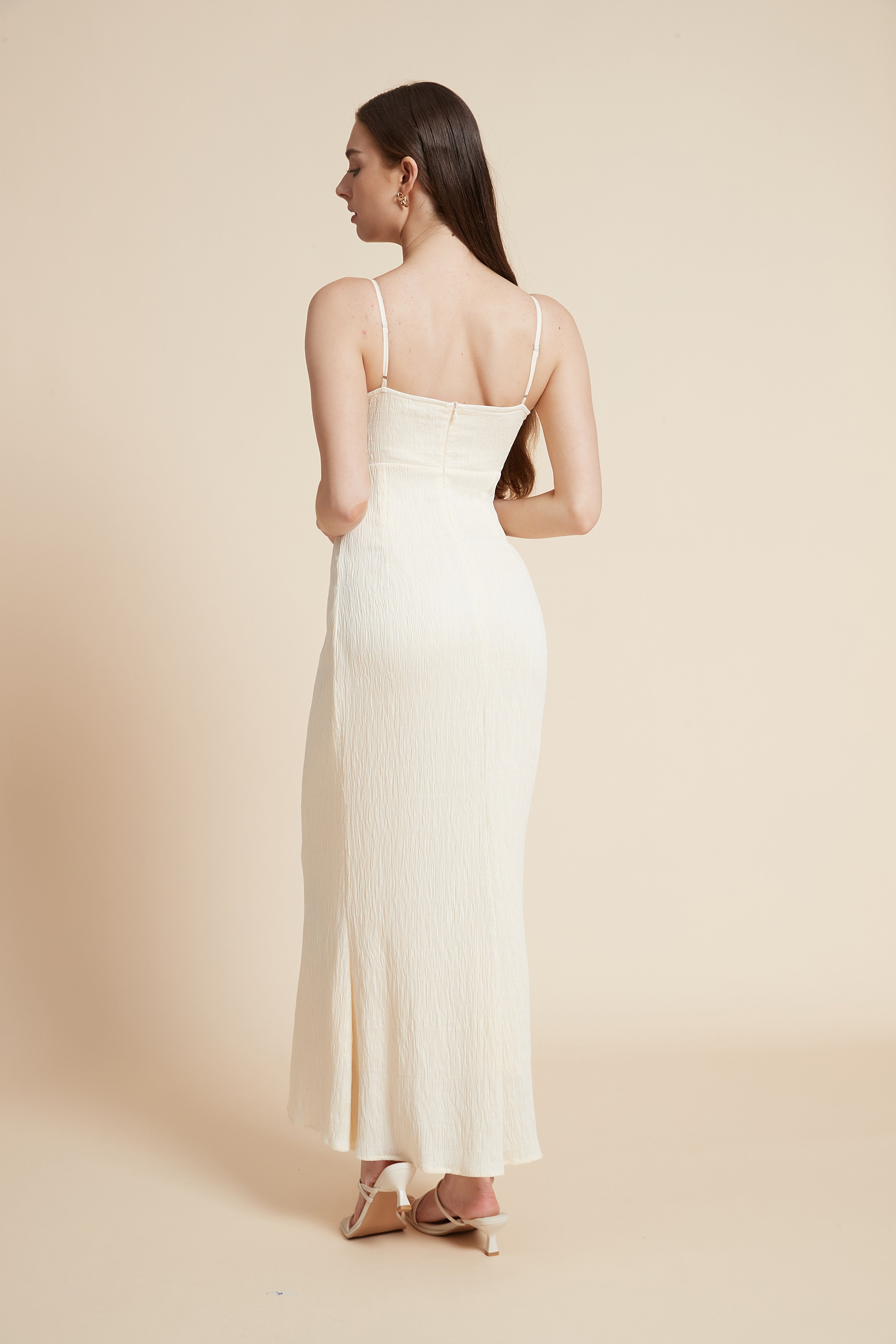 فستان طويل بحزام