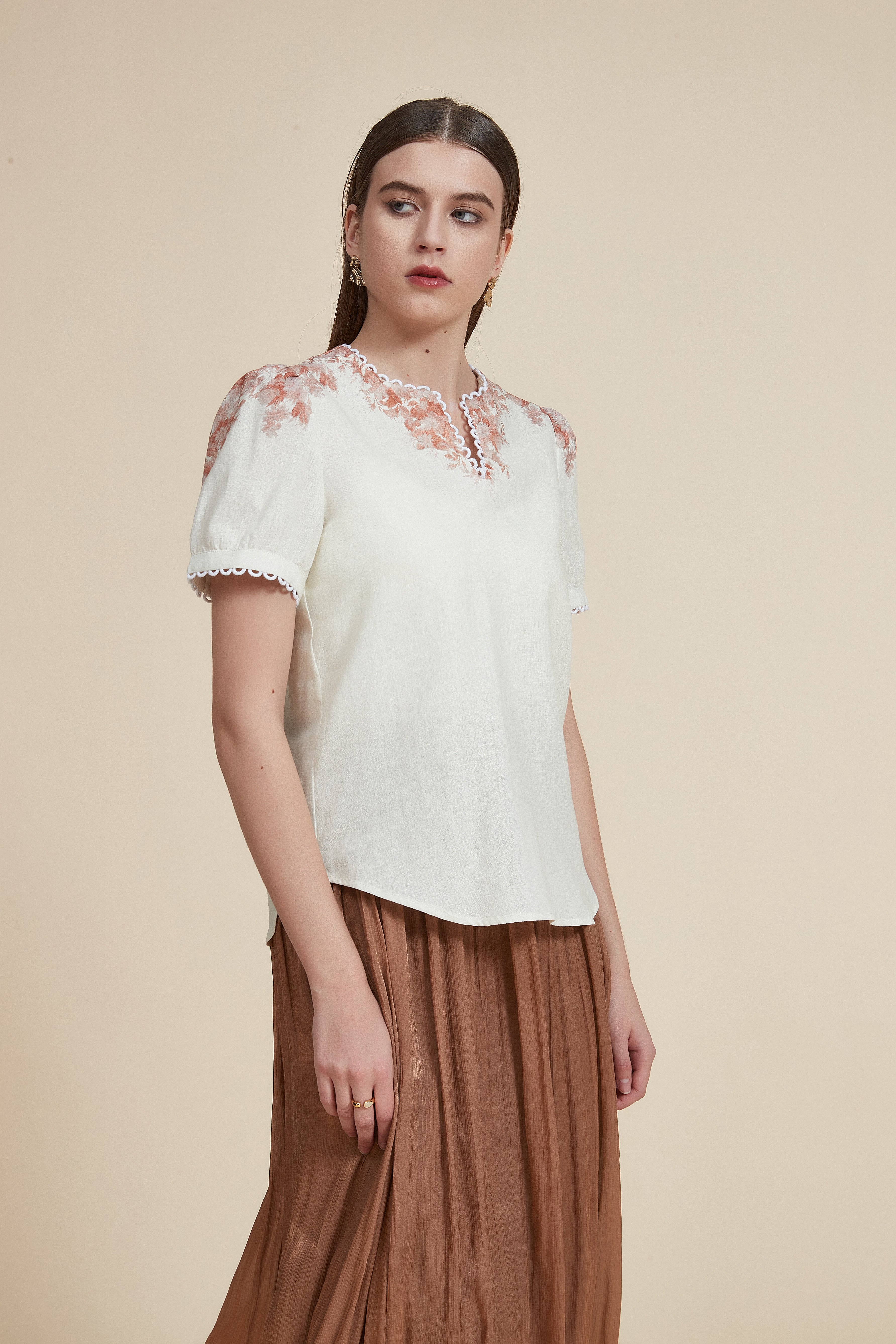Waist-Length Half-Sleeve Blouse
