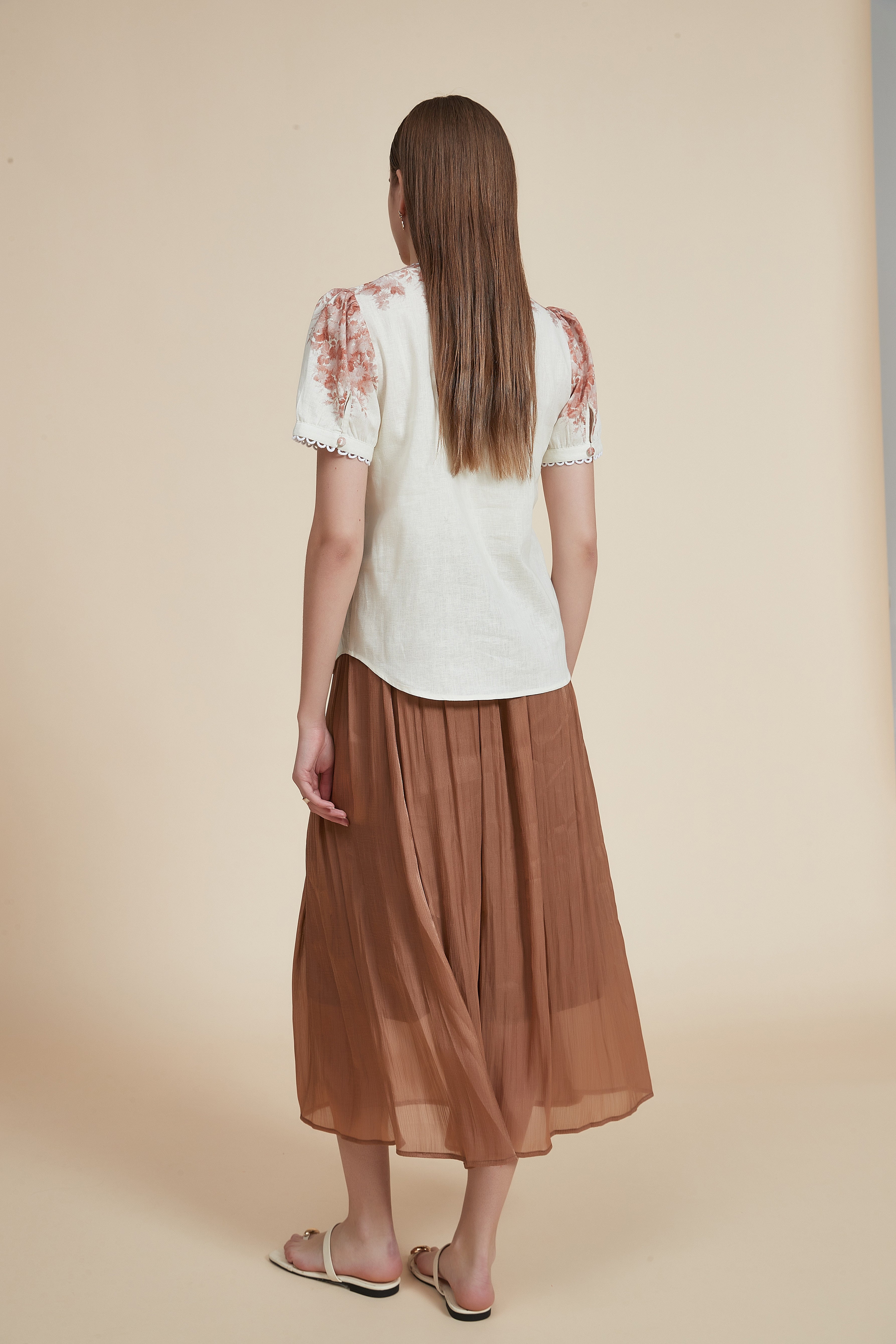 Waist-Length Half-Sleeve Blouse