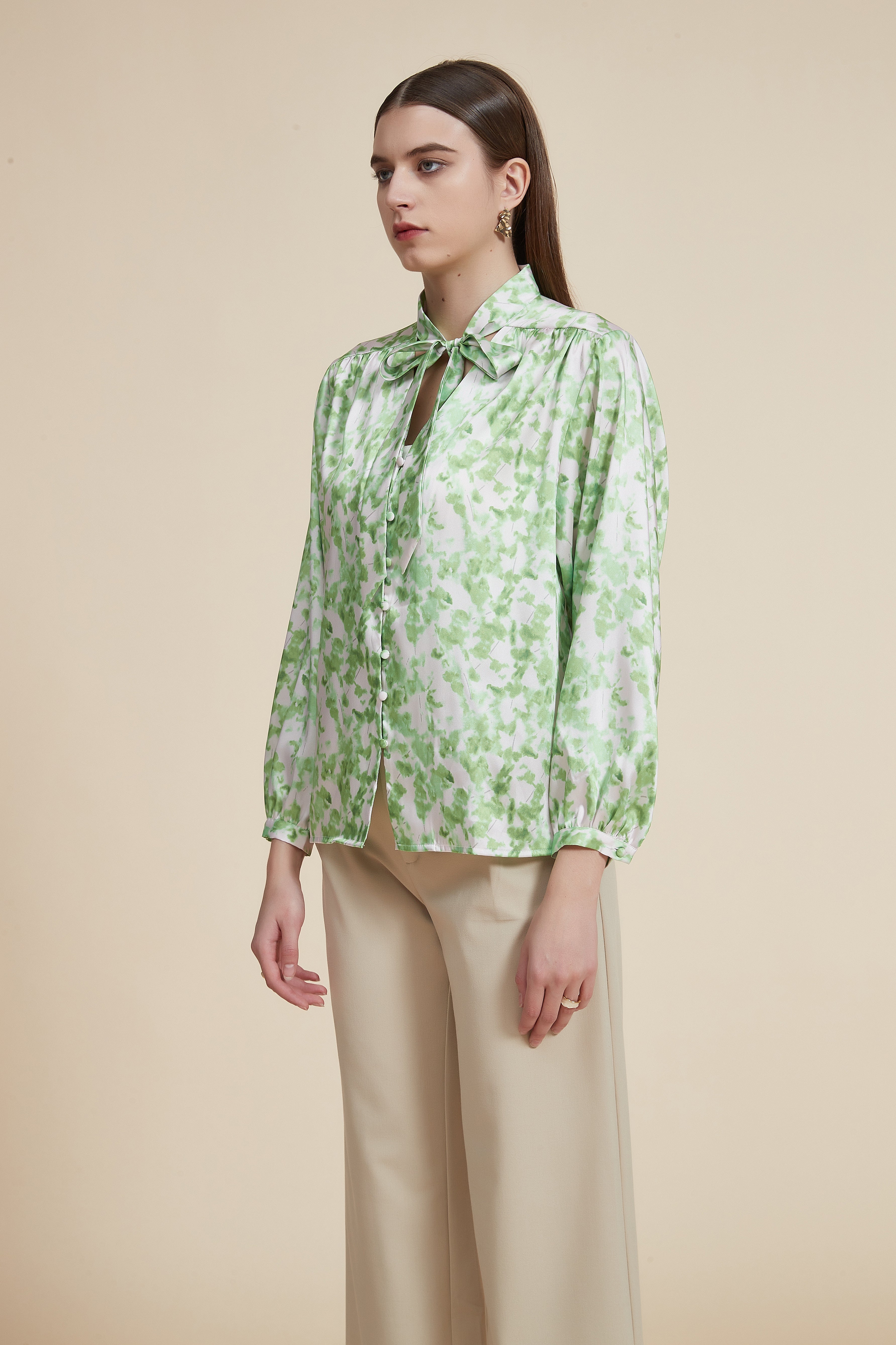 Floral Blouse with Bow Tie and Long Sleeves