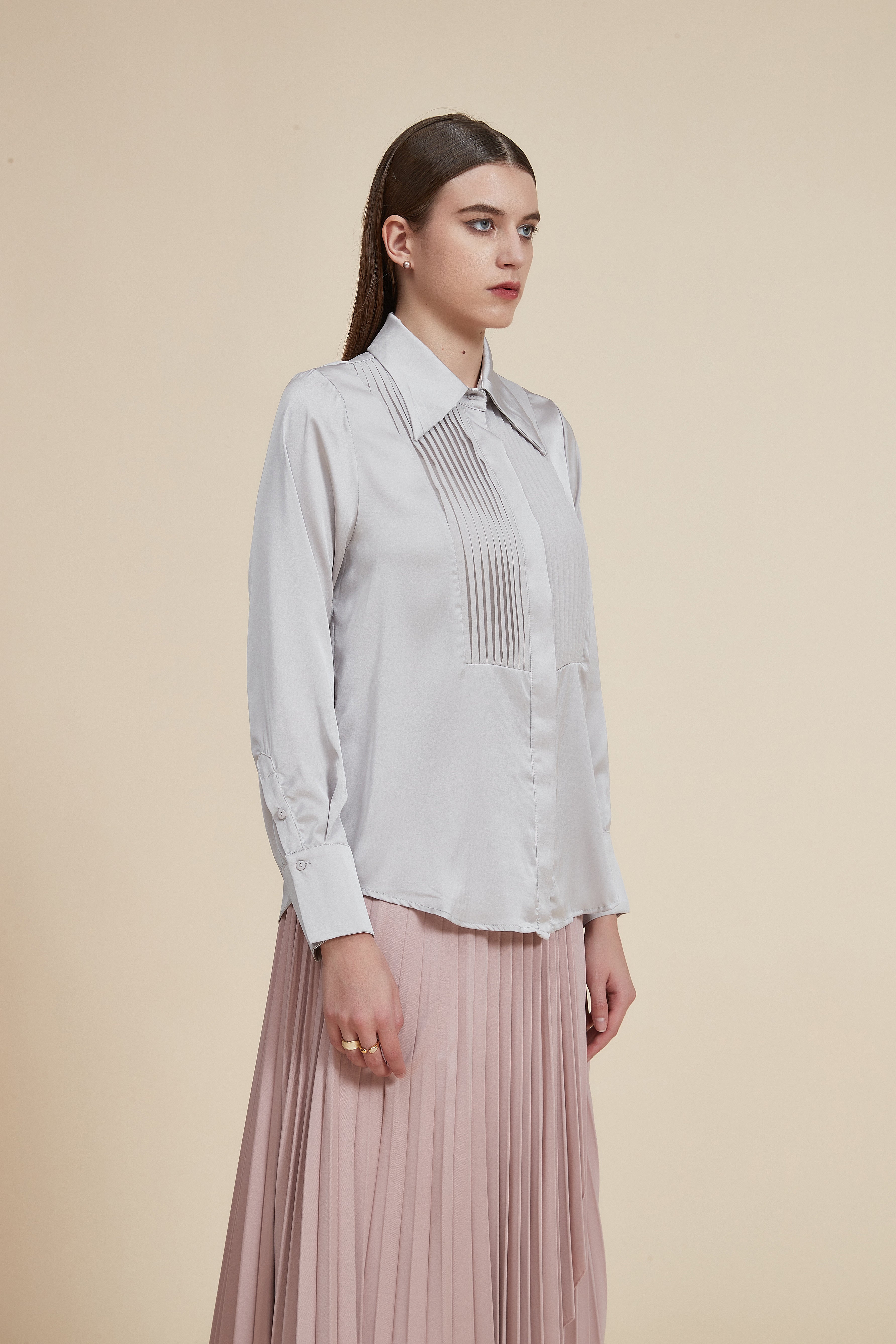 Plain shirt with pleated details long sleeve