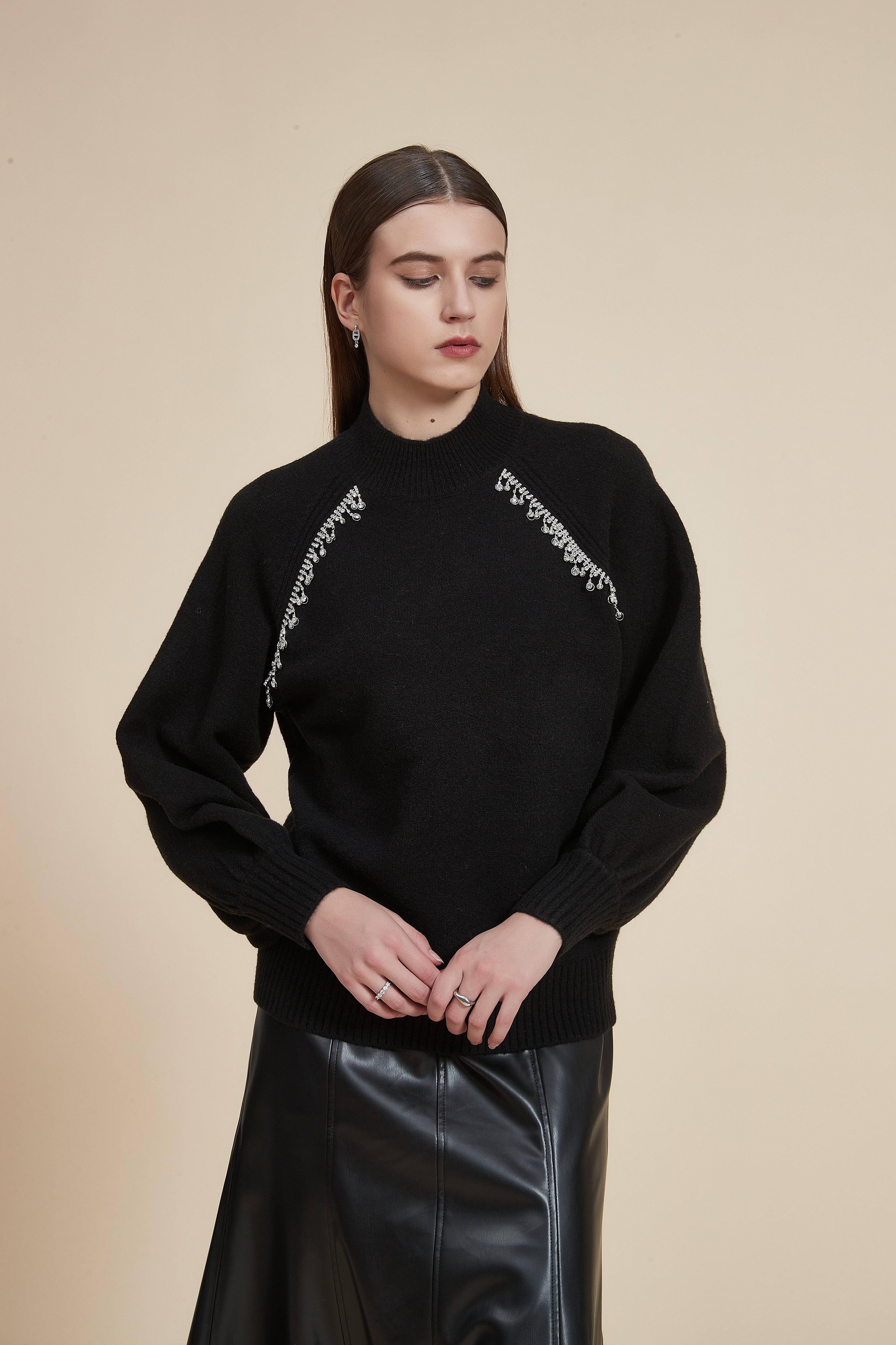Oversized Sweater with Round Neck and Long Sleeves