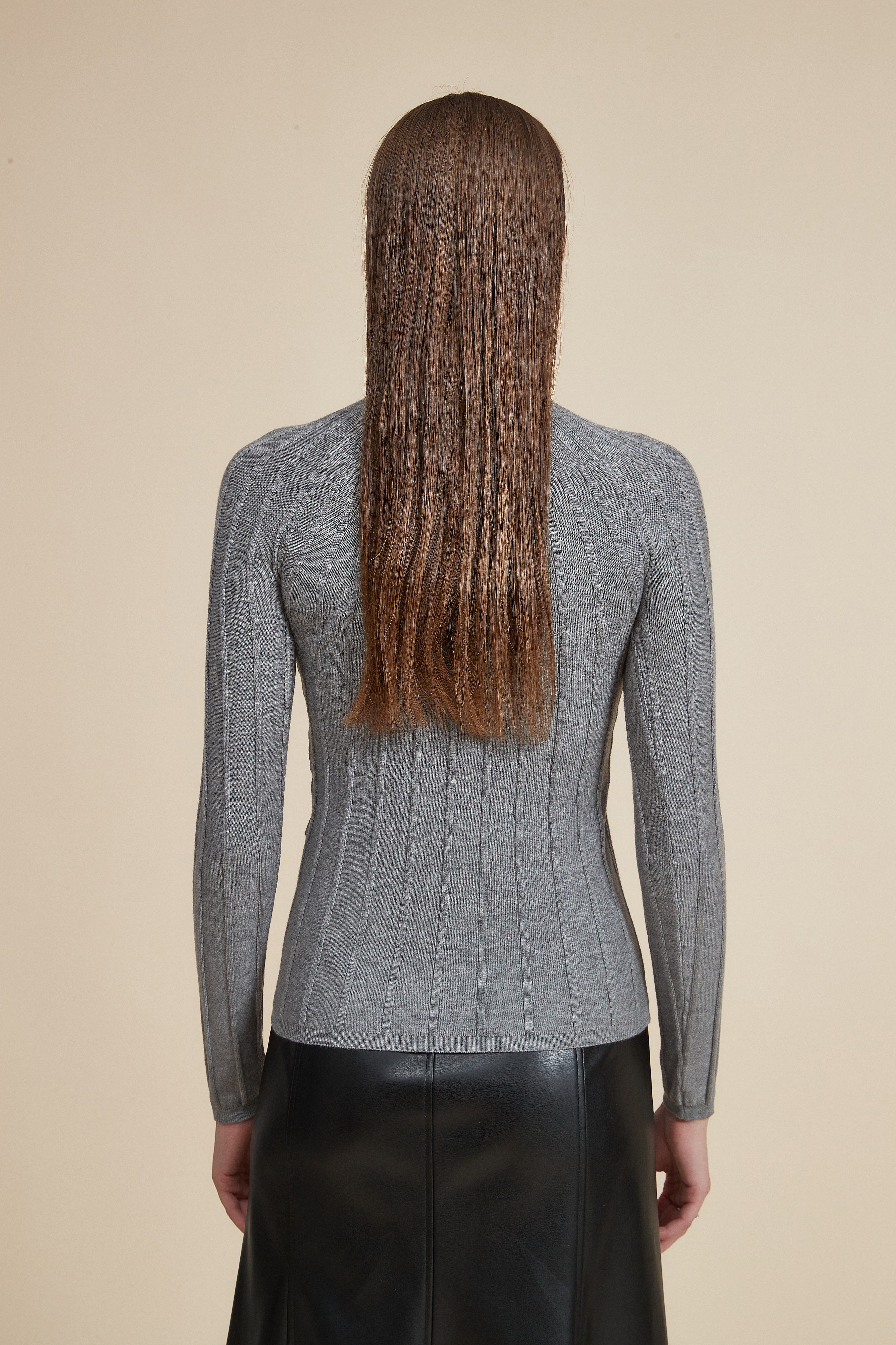 Long Sleeve Ribbed Round Neck Sweater