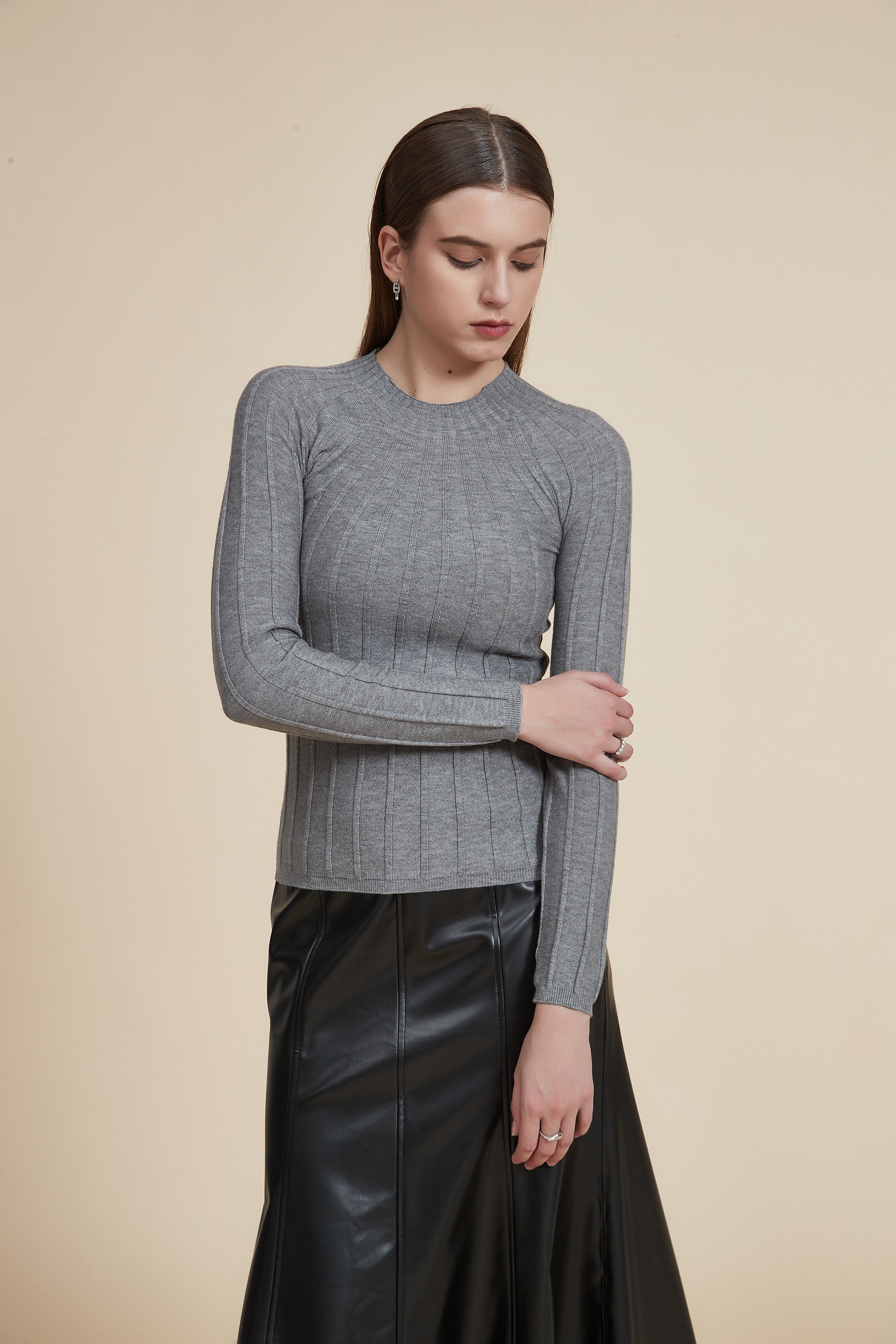 Long Sleeve Ribbed Round Neck Sweater