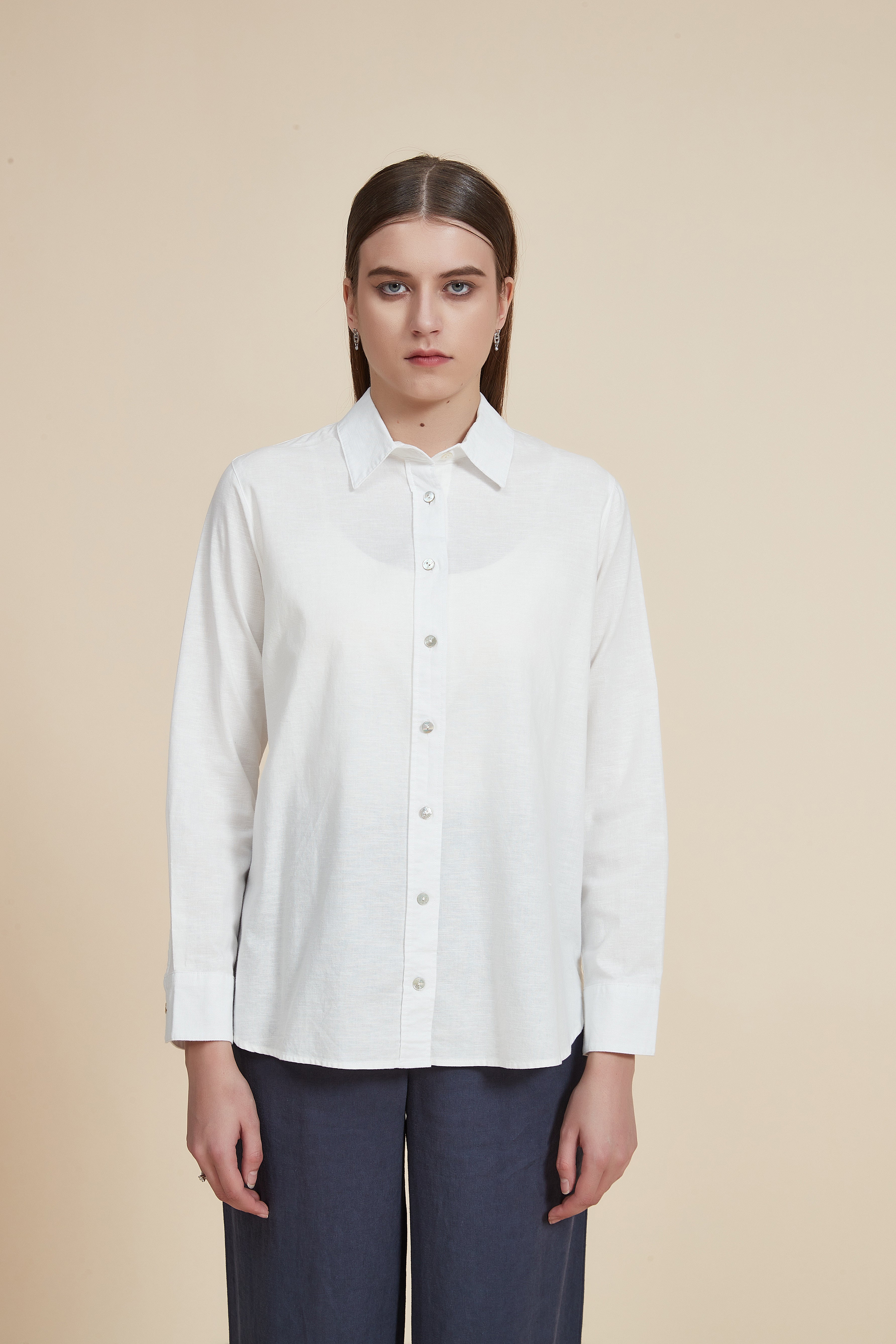 Shirt-style blouse with long sleeves
