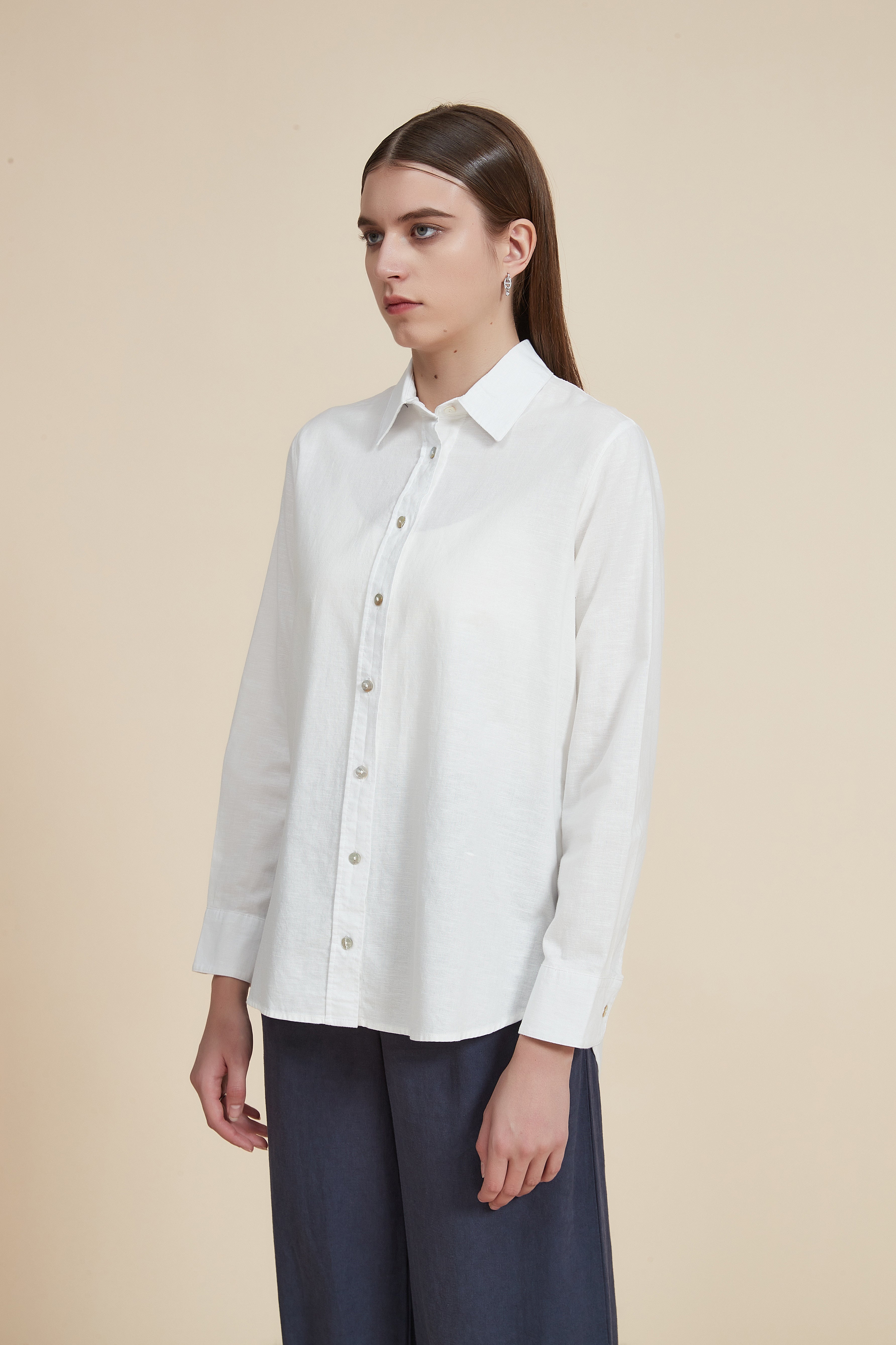 Shirt-style blouse with long sleeves