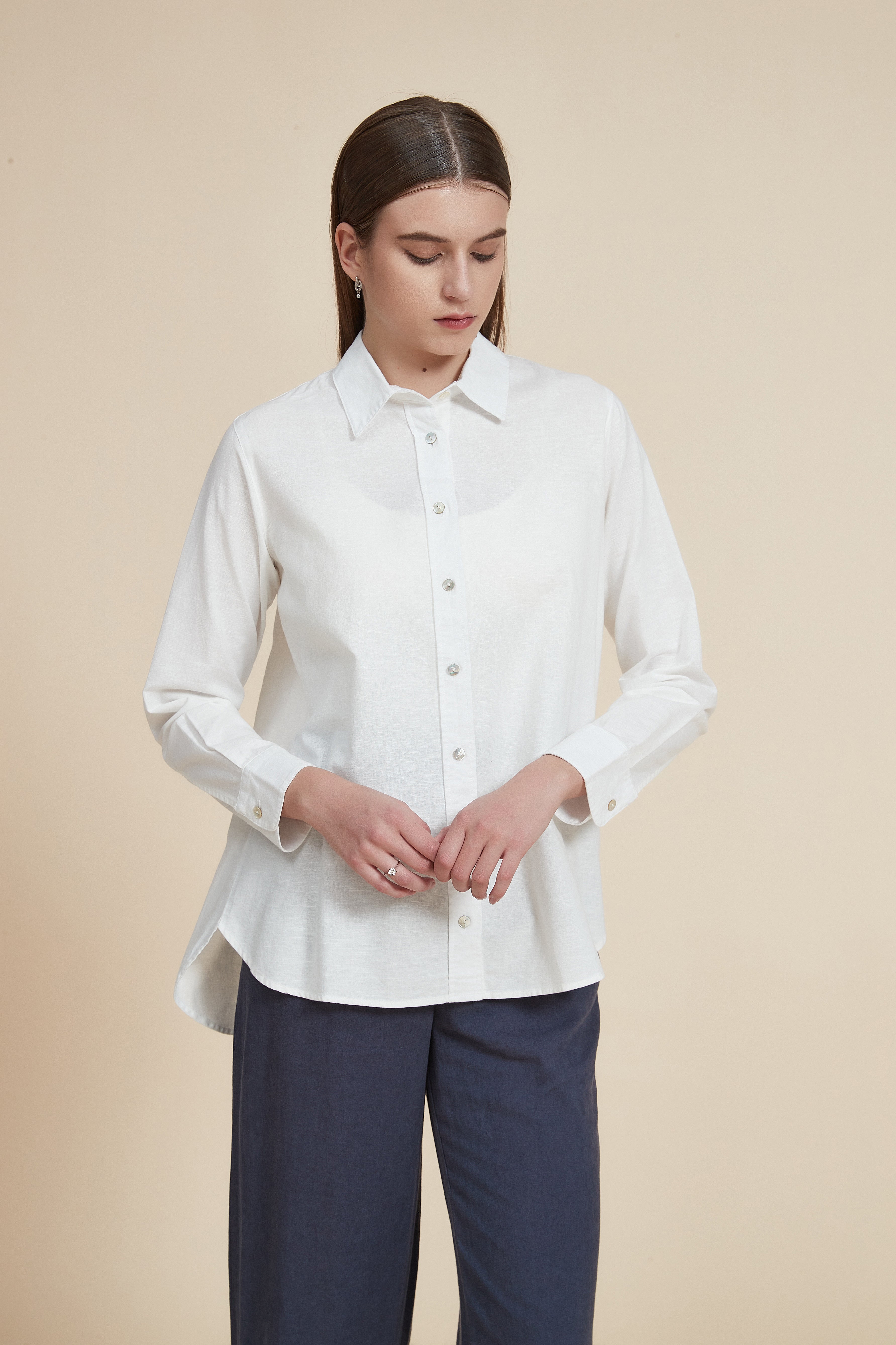 Shirt-style blouse with long sleeves