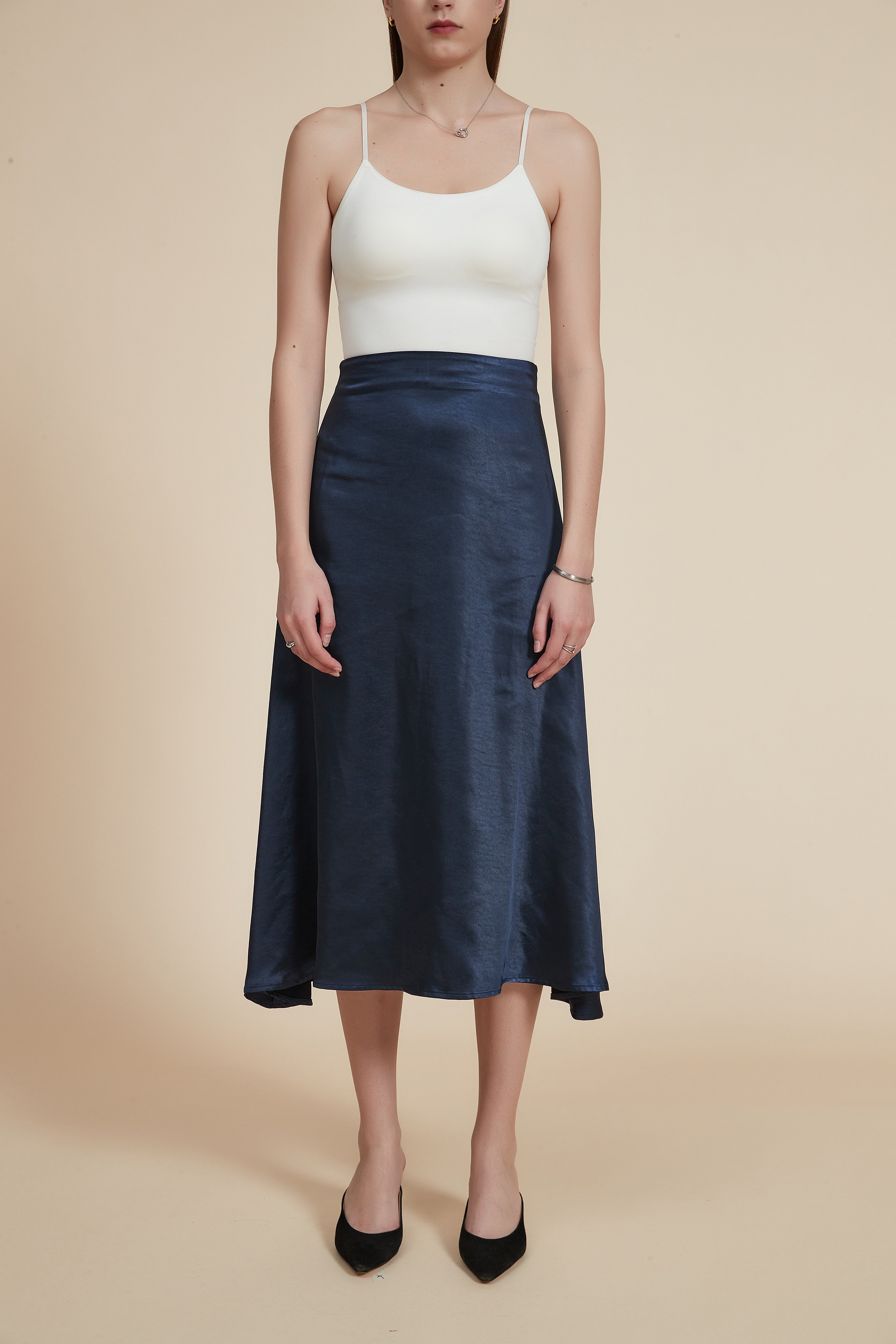 Plain Midi Skirt with a Loose Fit