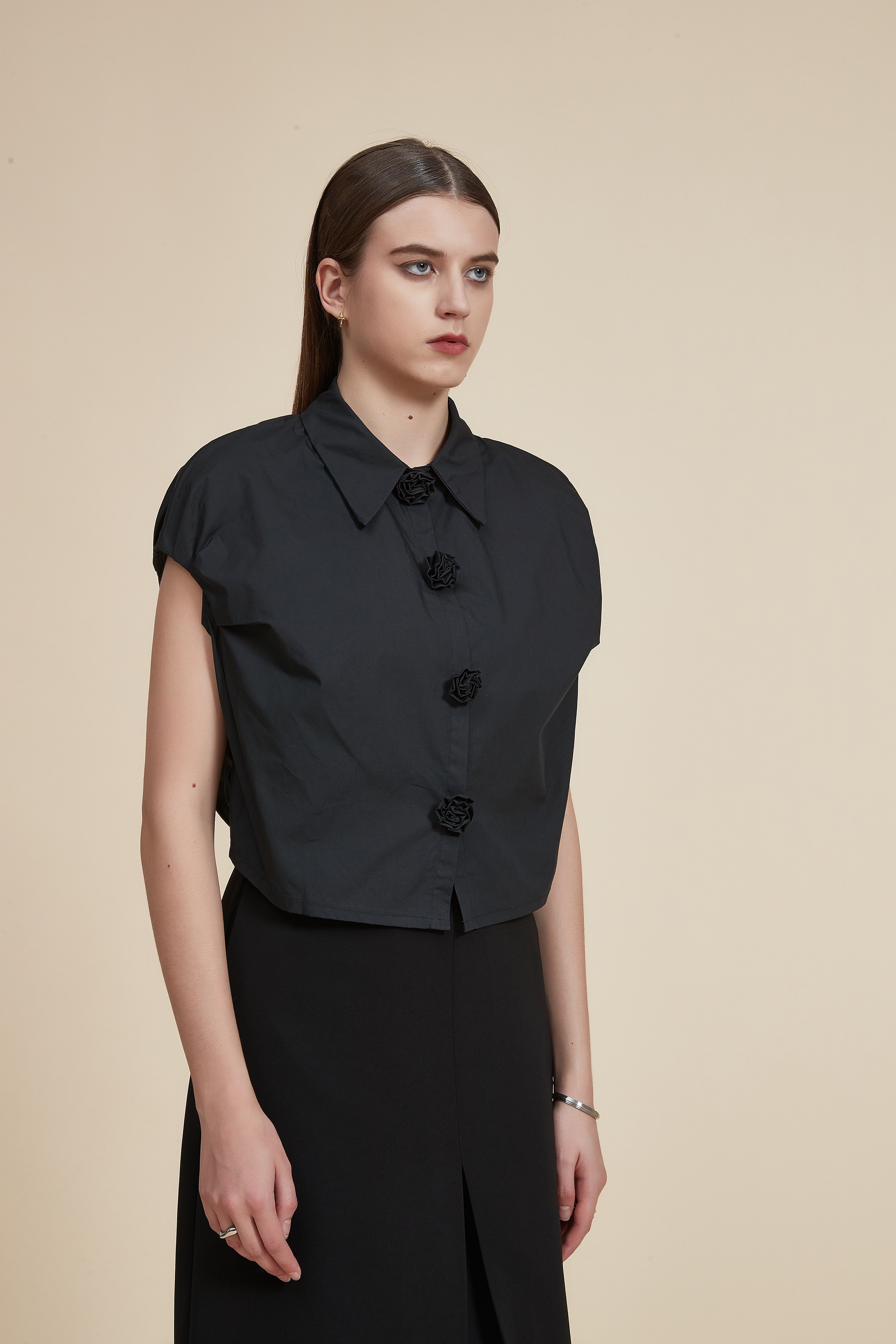 Plain Collar Sleeveless Blouse