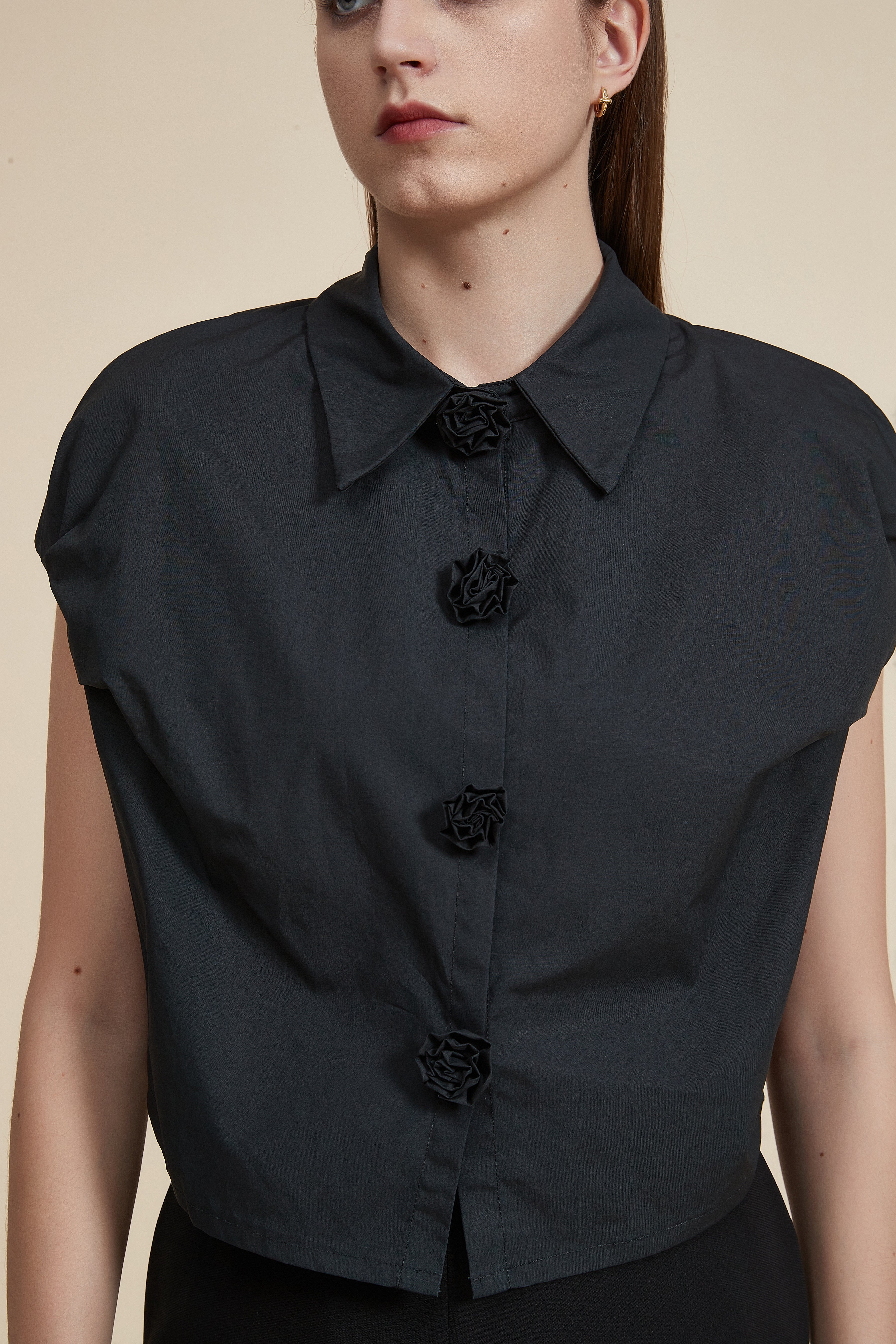 Plain Collar Sleeveless Blouse