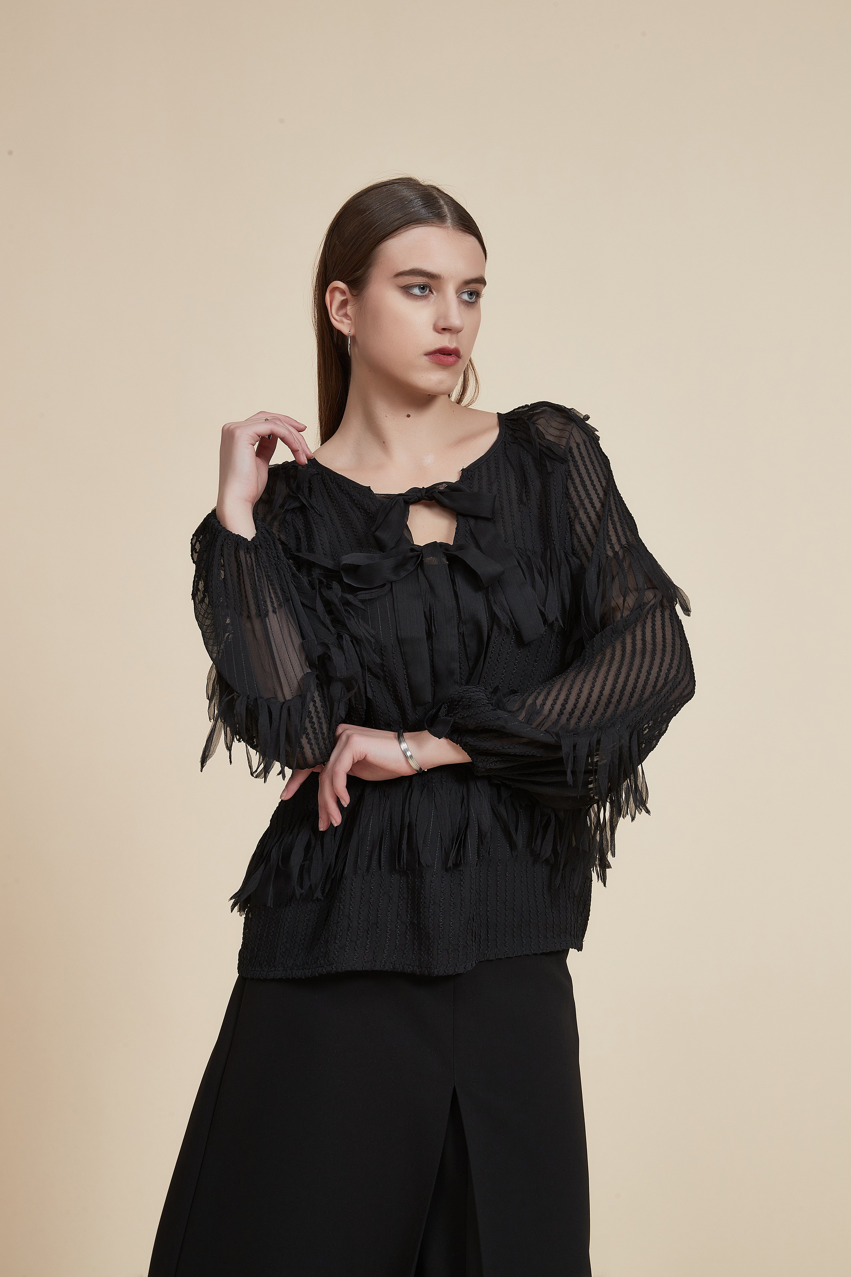 Loose-Fit Long Sleeve Top with Round Neck