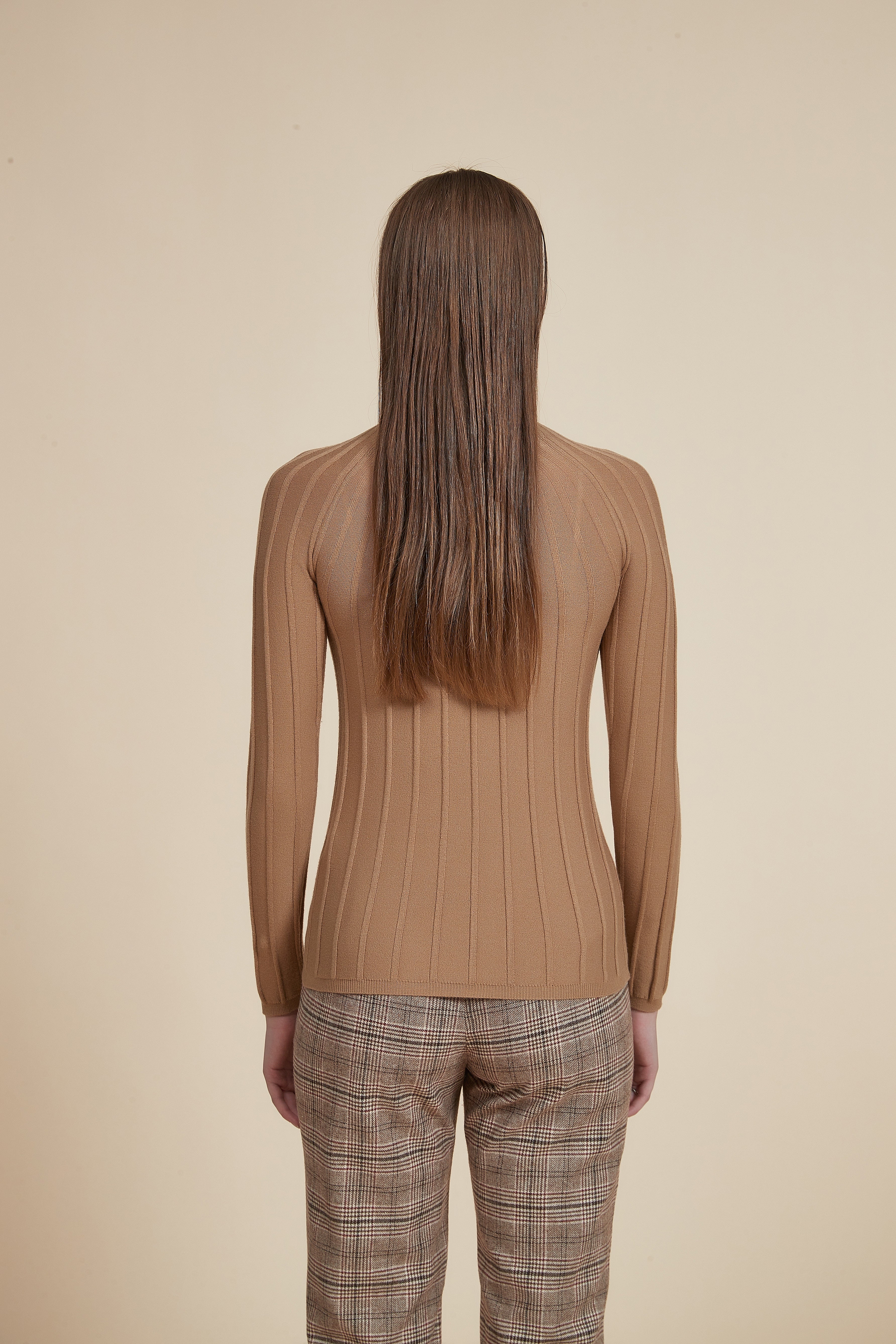 Long Sleeve Ribbed Round Neck Sweater