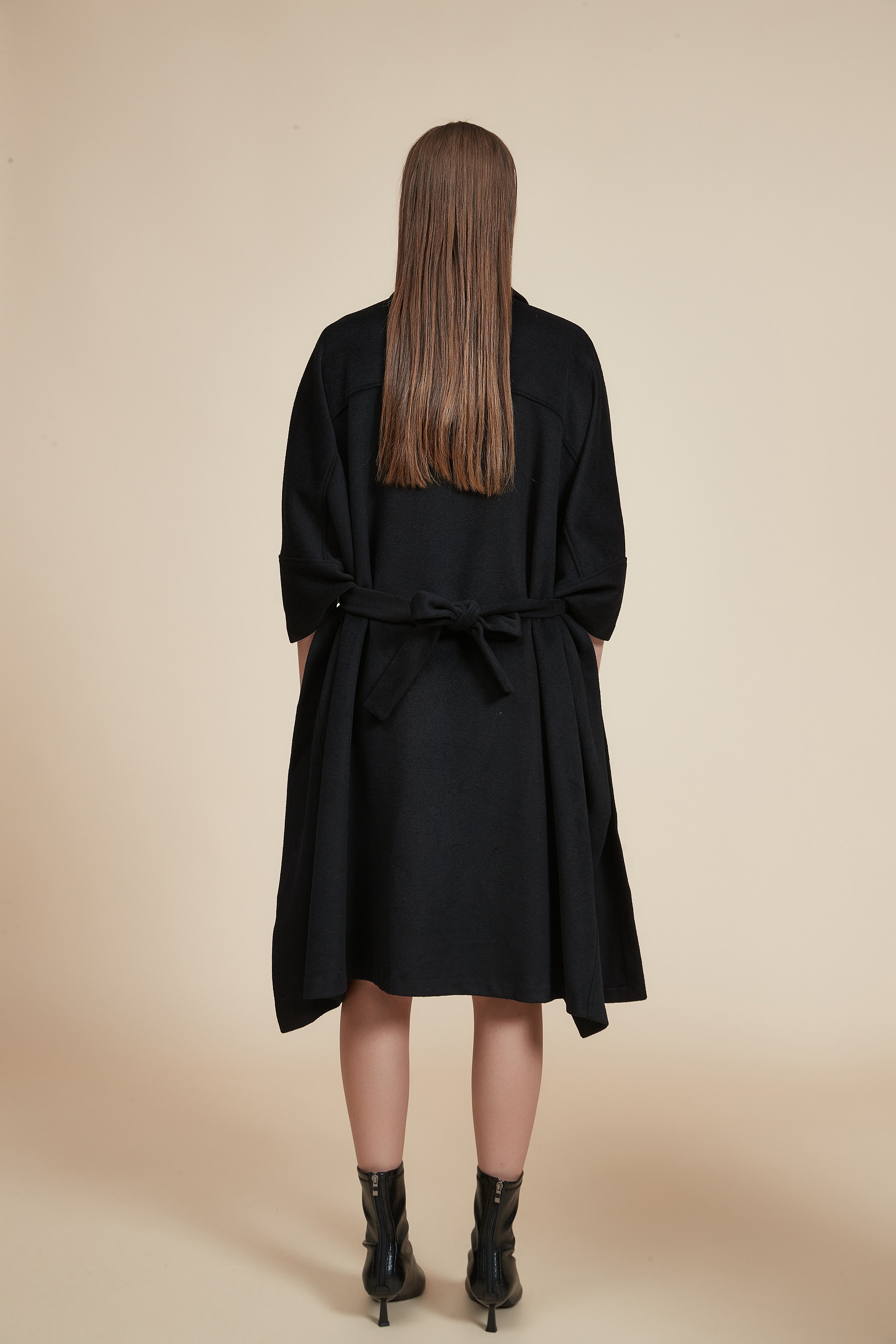 Knee-Length 4/3 Long Jacket with Shirt Collar