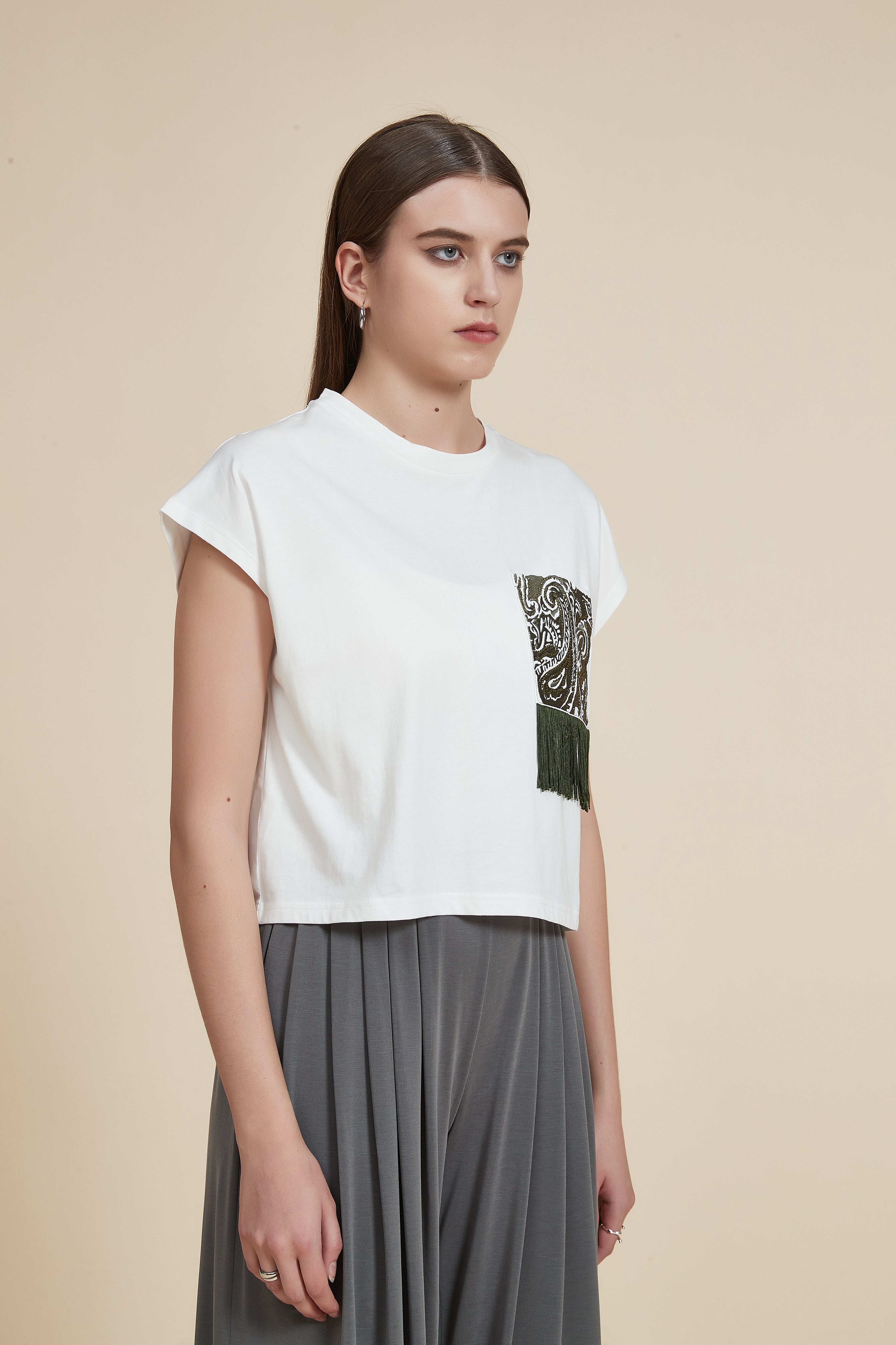Waist-Length Short Sleeve Top with Round Neck