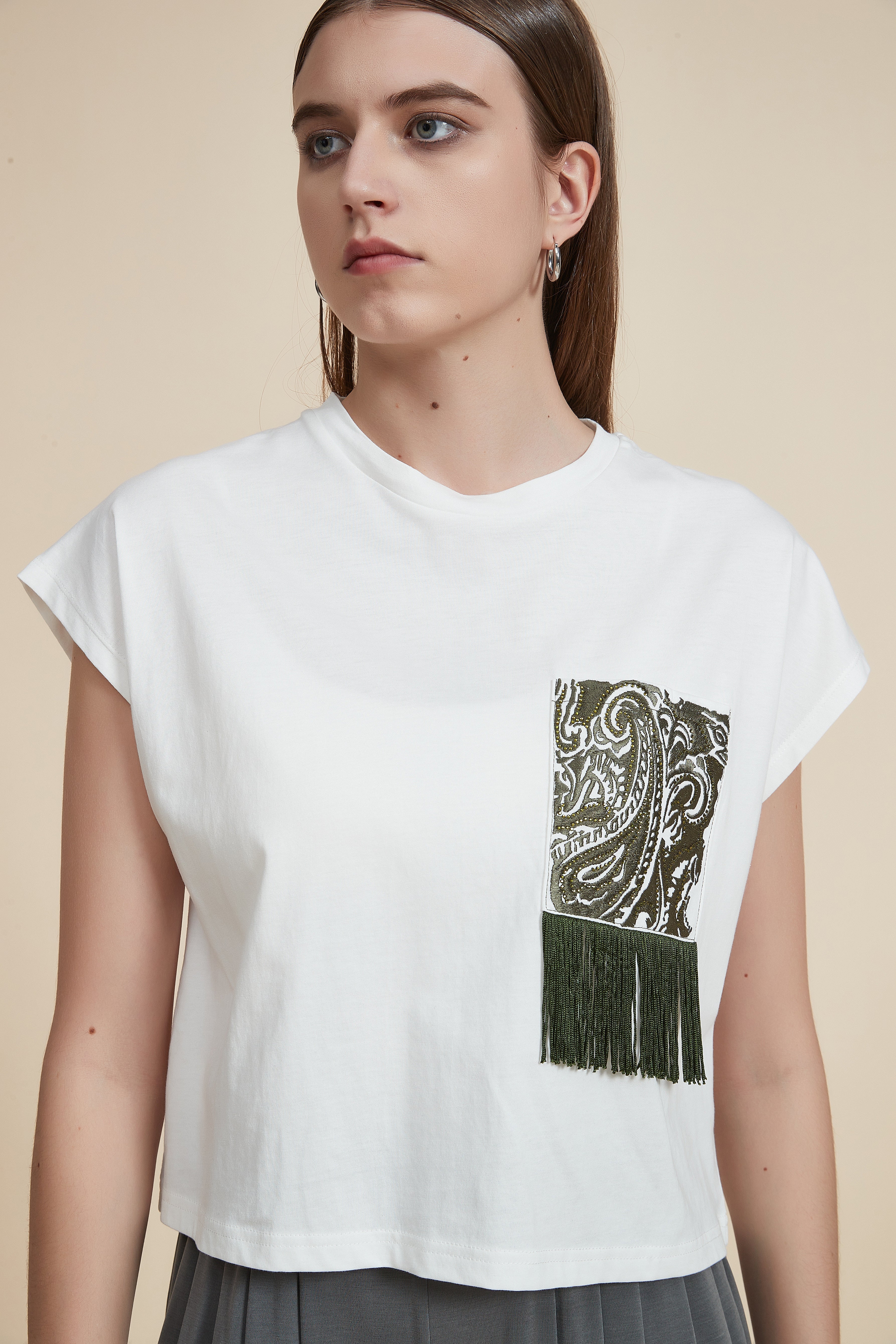 Waist-Length Short Sleeve Top with Round Neck