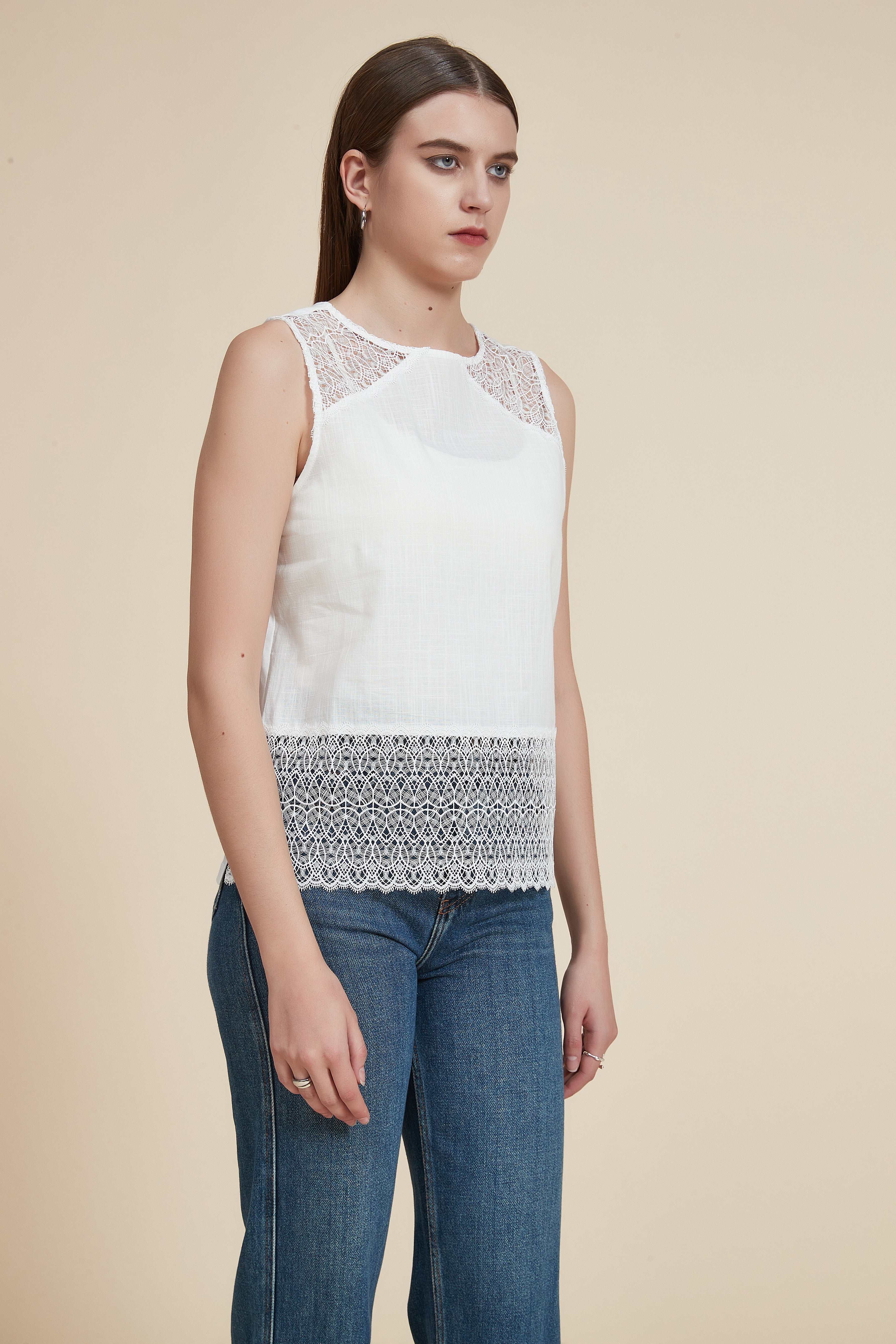 Sleeveless Lace Blouse with Round Neck