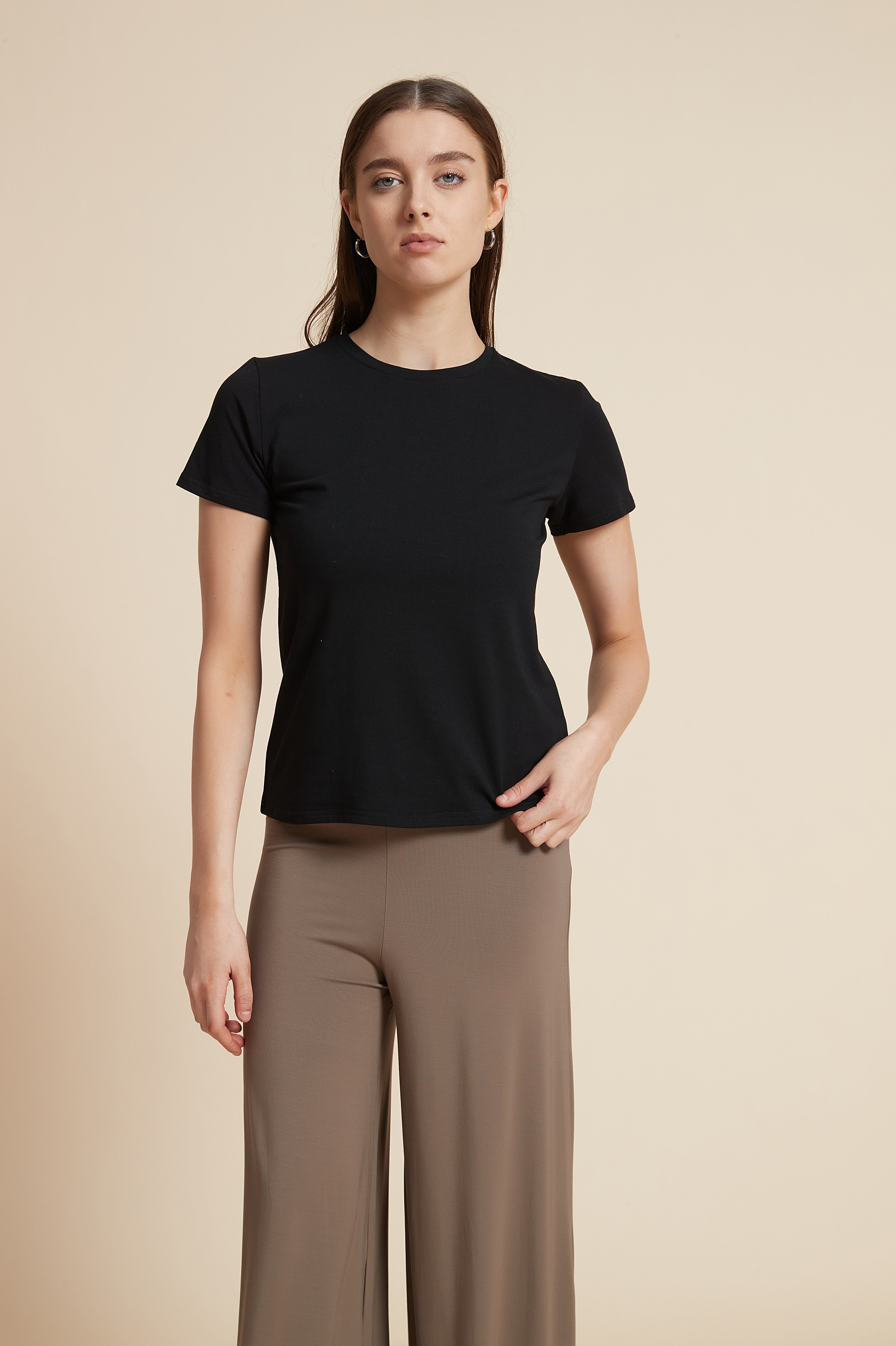 Short Sleeve Cropped Blouse with Round Neck