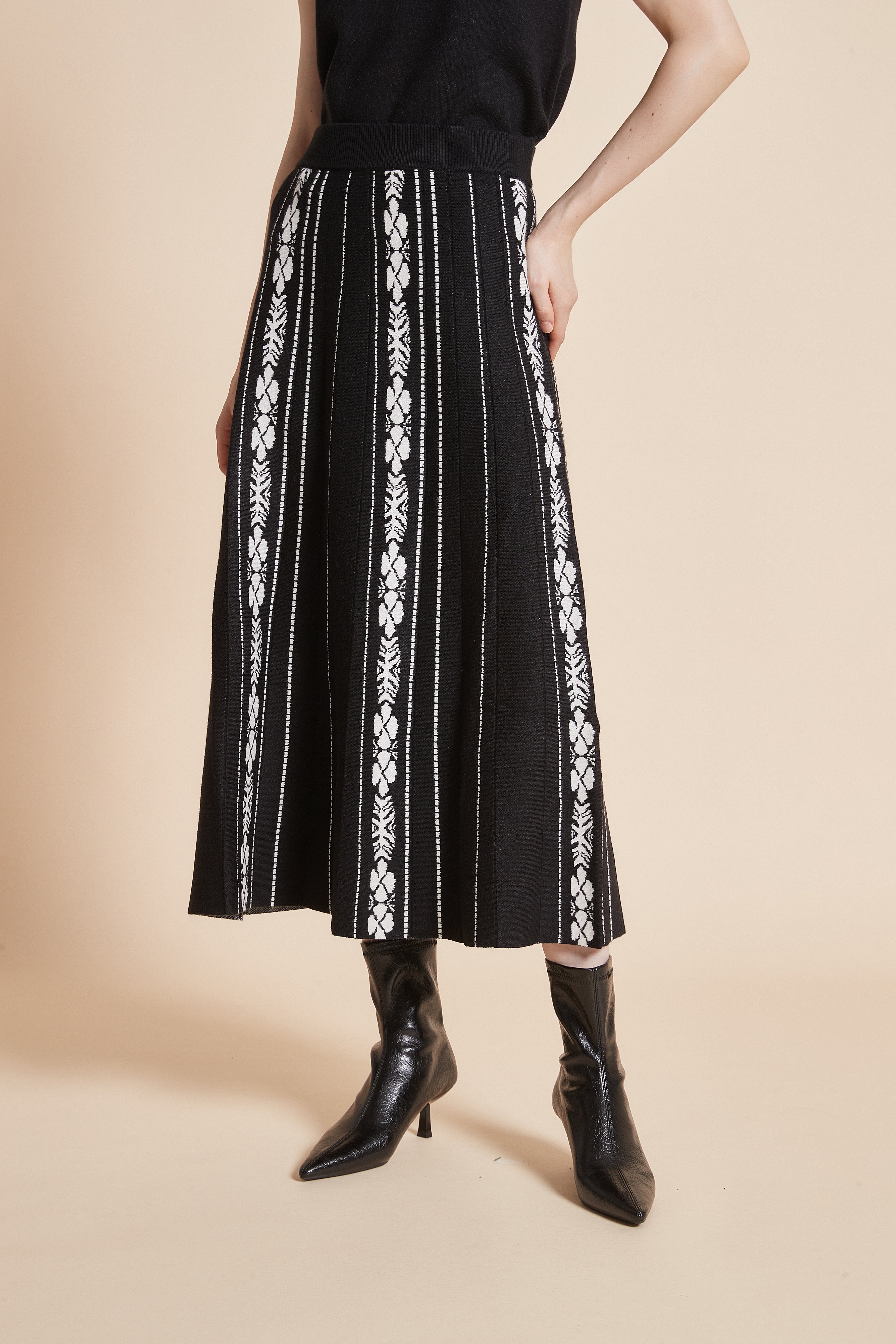 Long Wide Ribbed Skirt