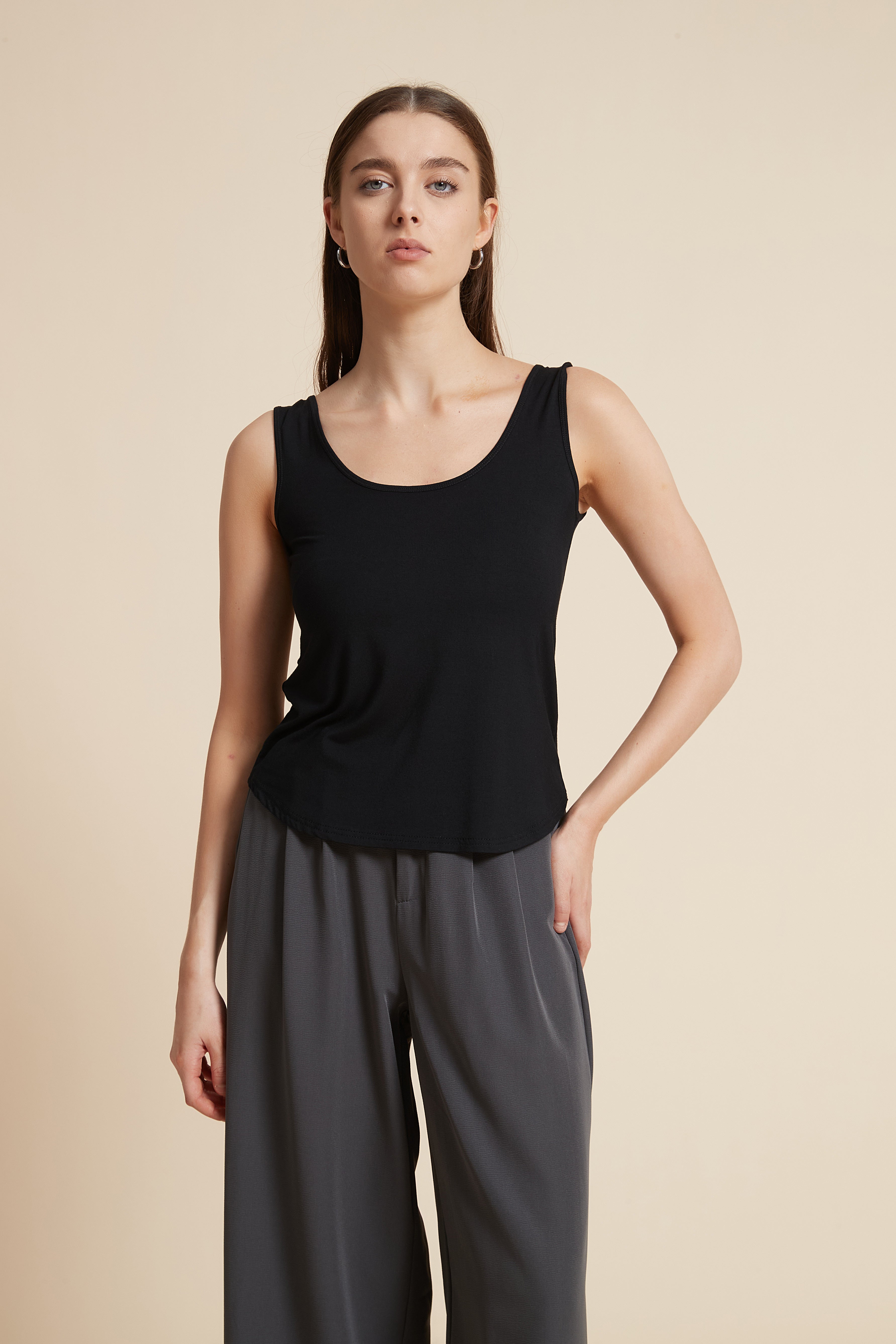 Sleeveless Round Neck Top