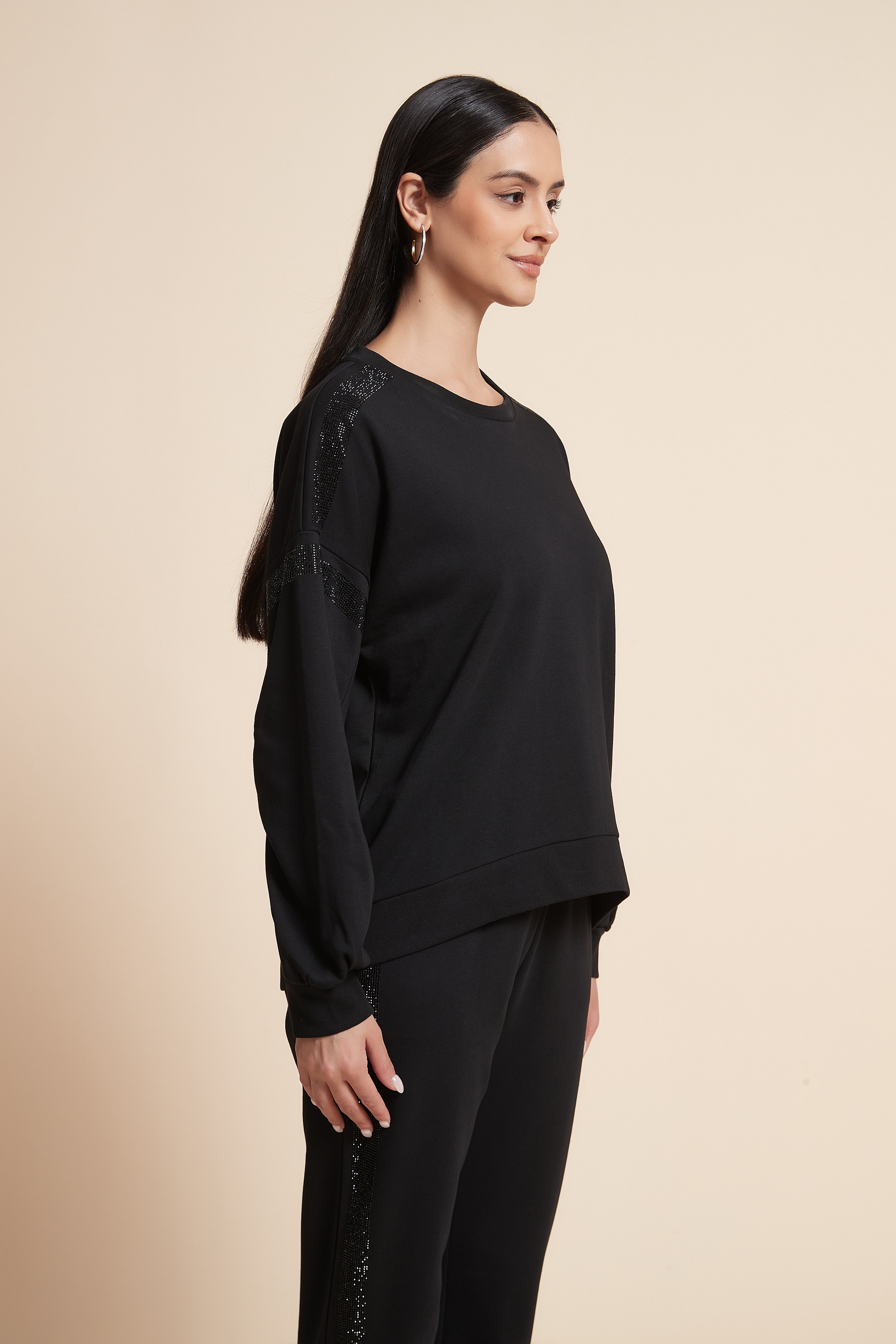 Long-Sleeved Waist-Length Sweatshirt