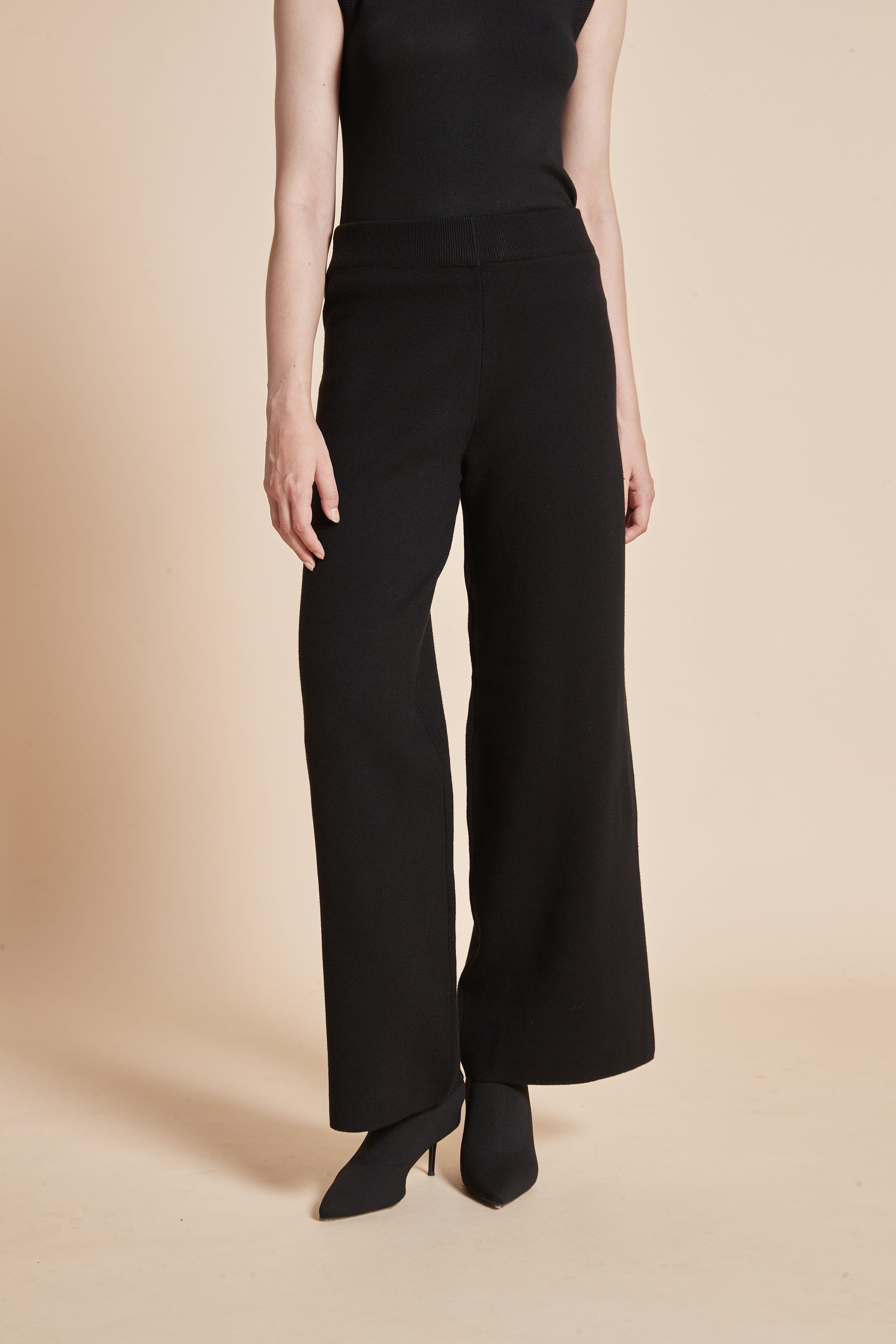 Long Plain Pants with Wide Legs