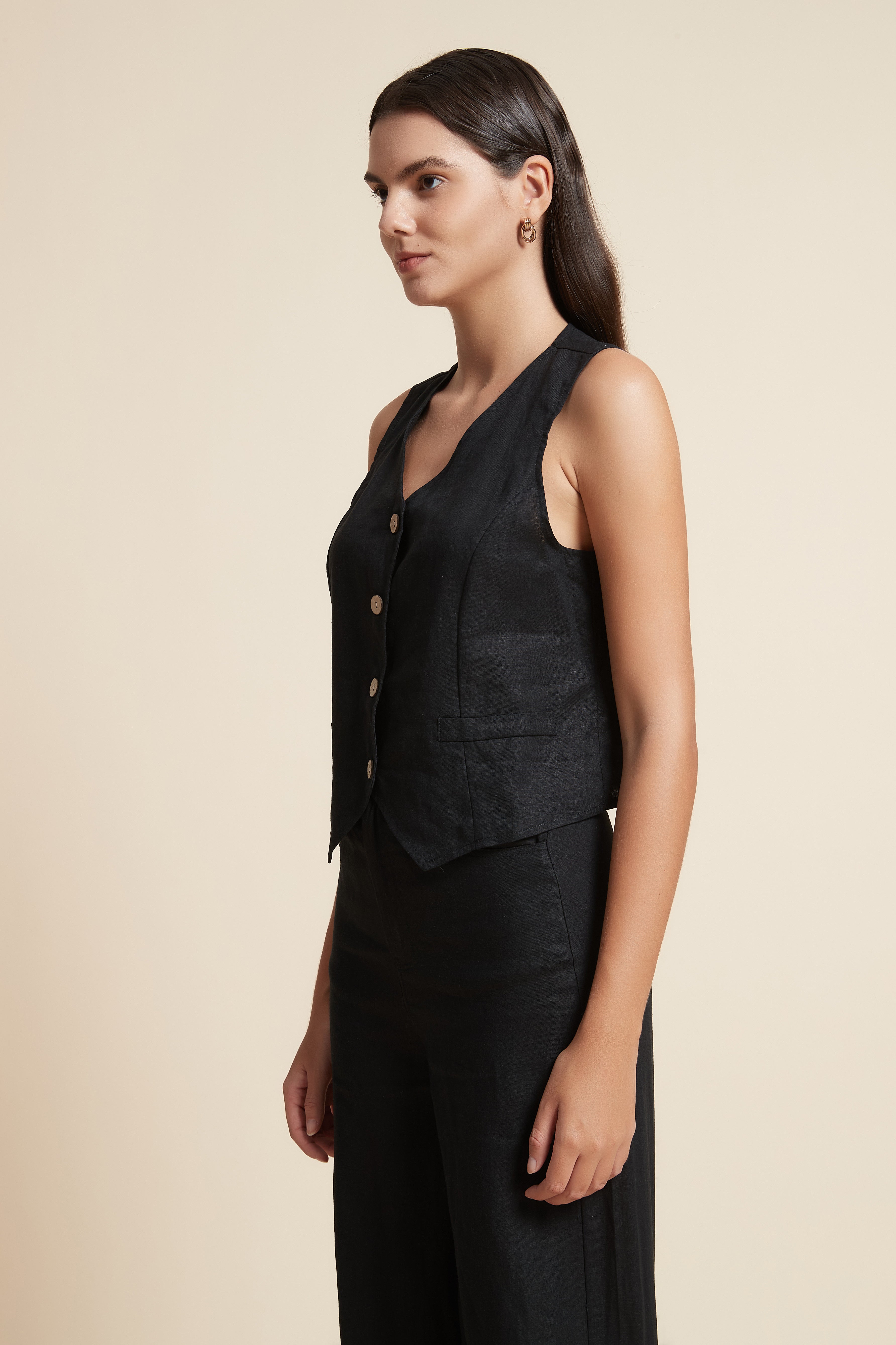 Sleeveless Heart Neck Button Top