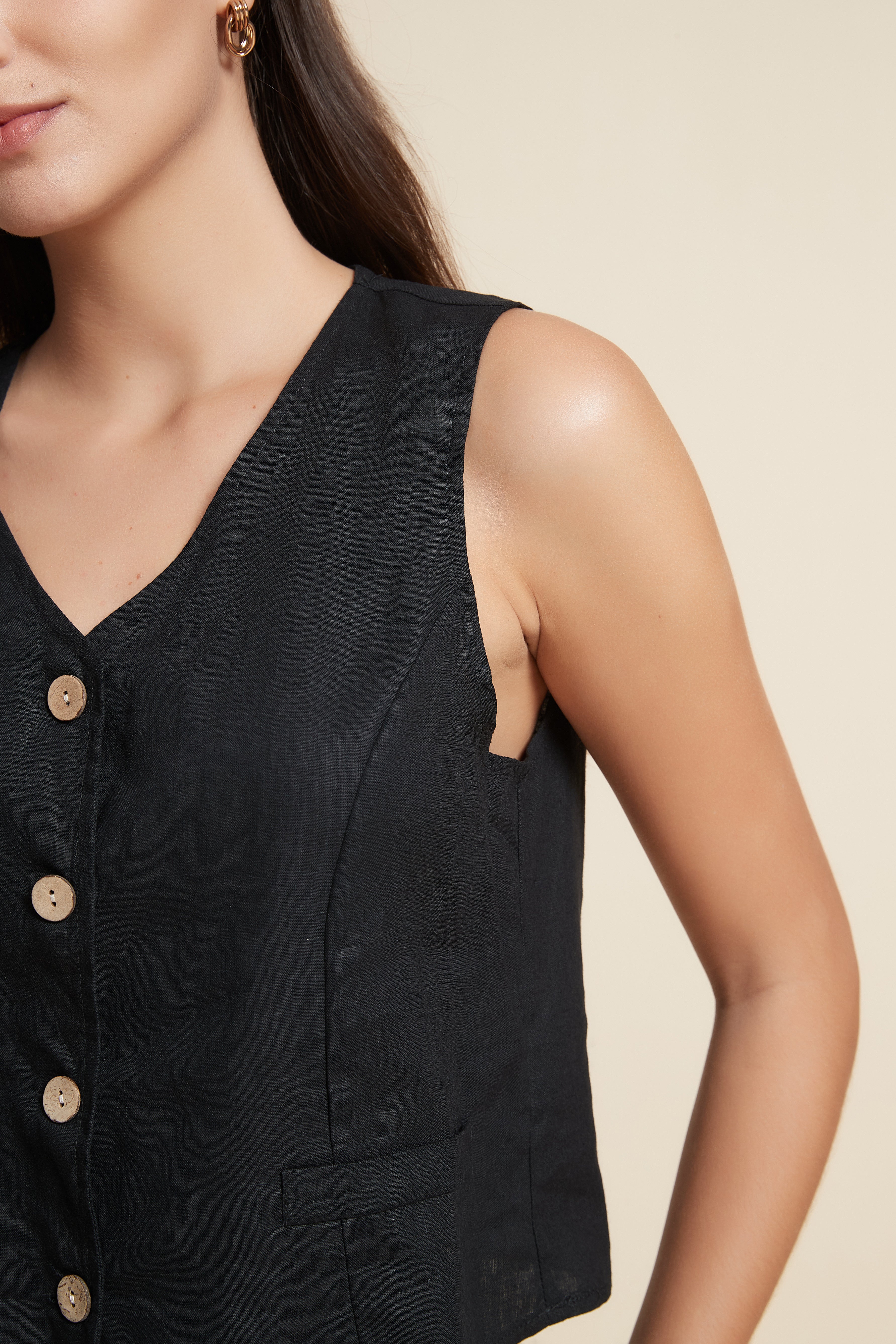 Sleeveless Heart Neck Button Top