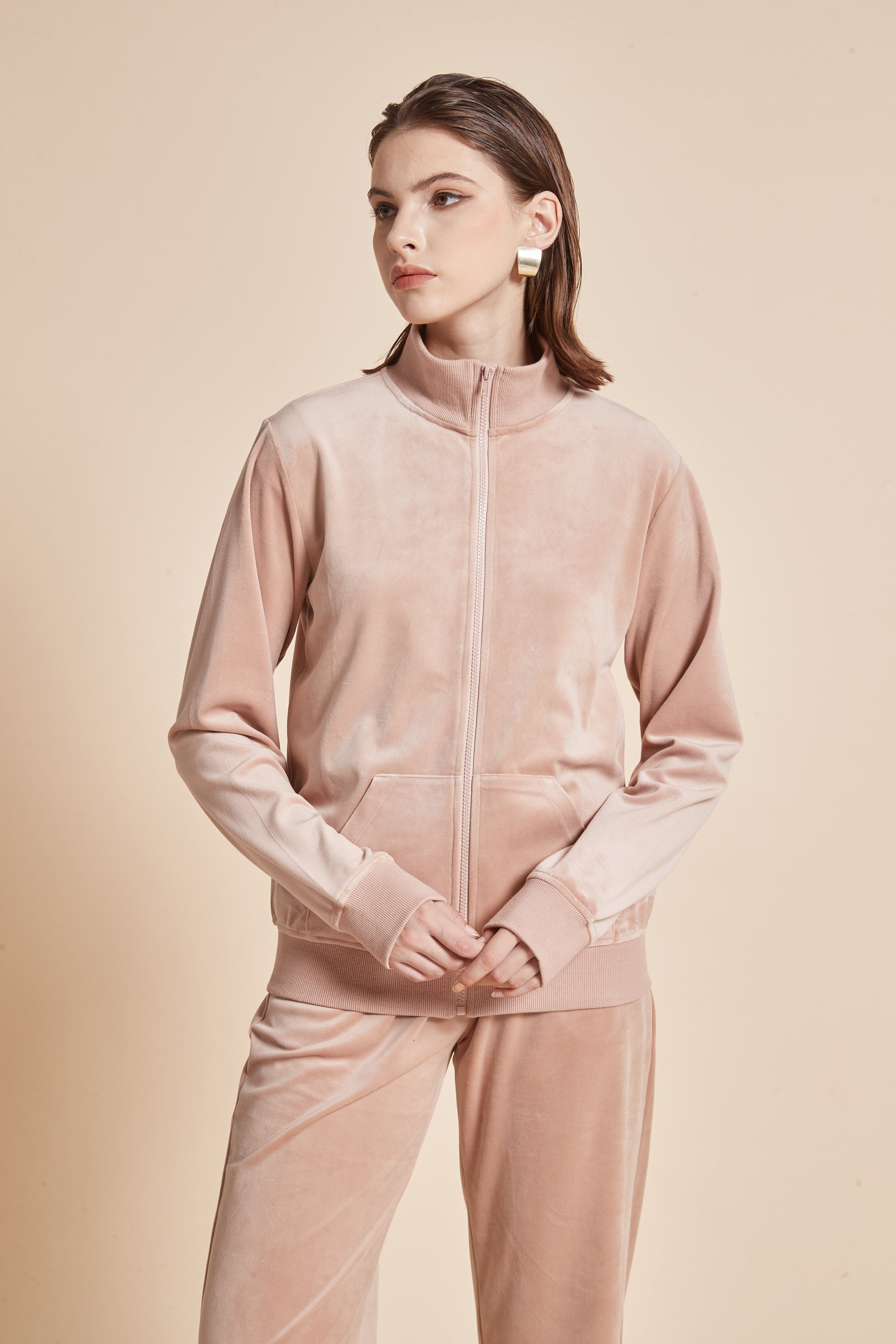 Winter Jacket With Front Zipper, Long Sleeves, And Front Pockets